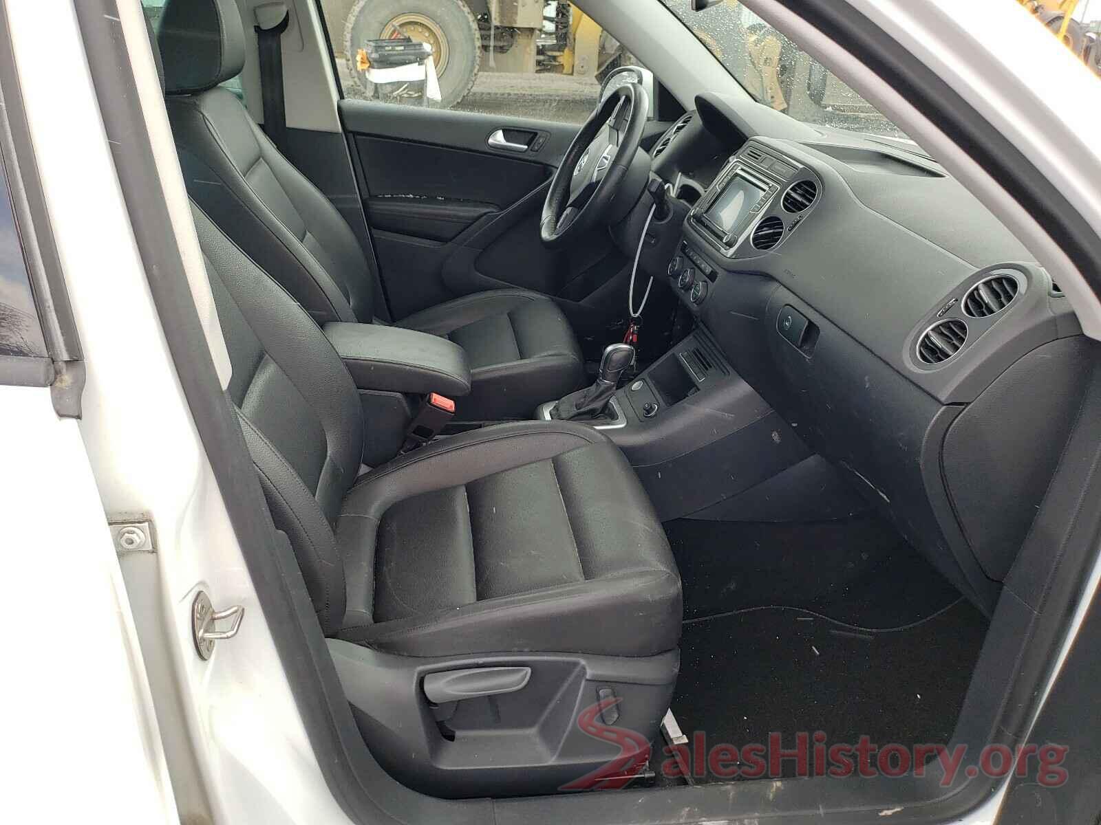 WVGNV7AX6HK035228 2017 VOLKSWAGEN TIGUAN