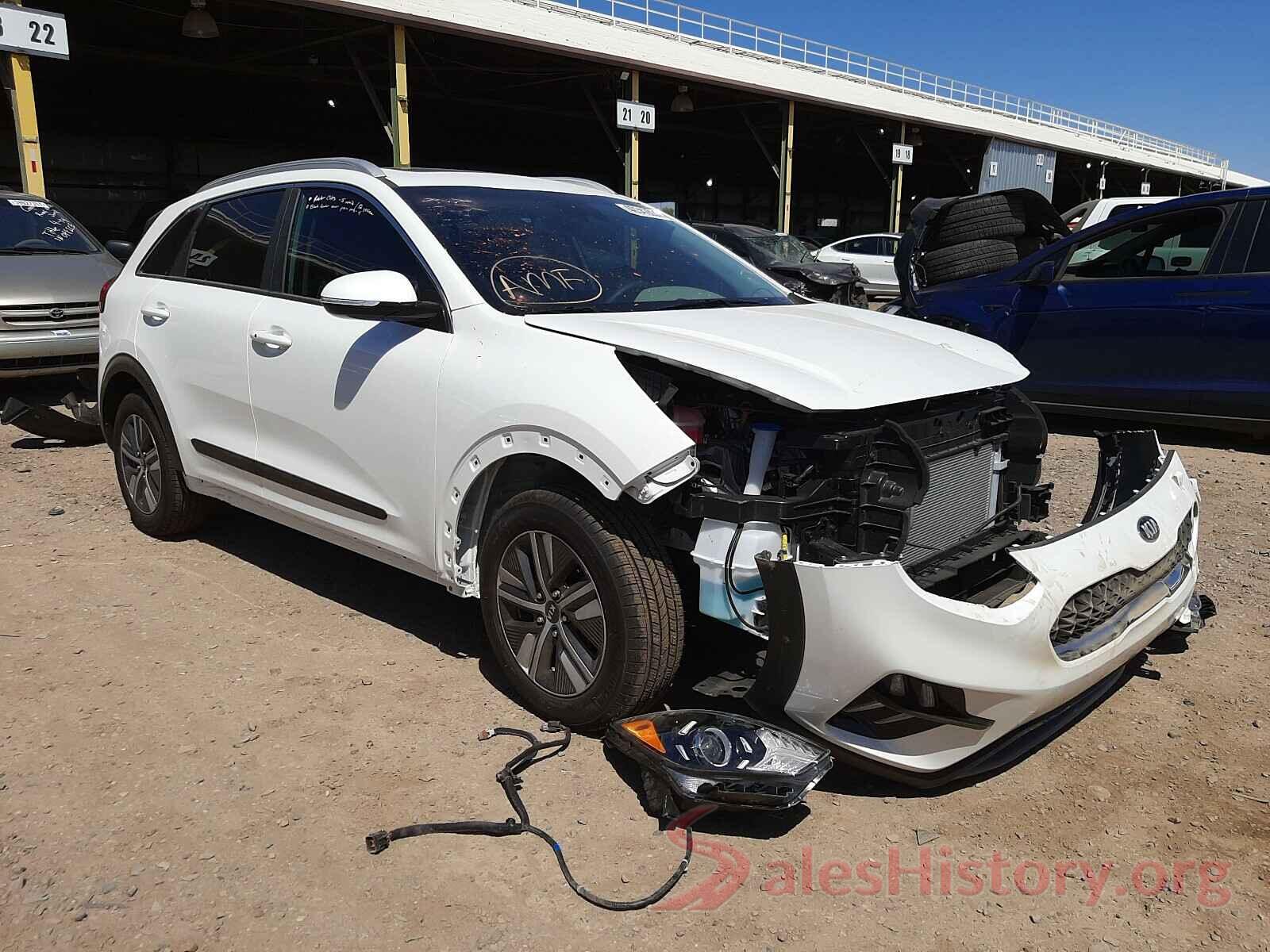 KNDCE3LC2M5464082 2021 KIA NIRO