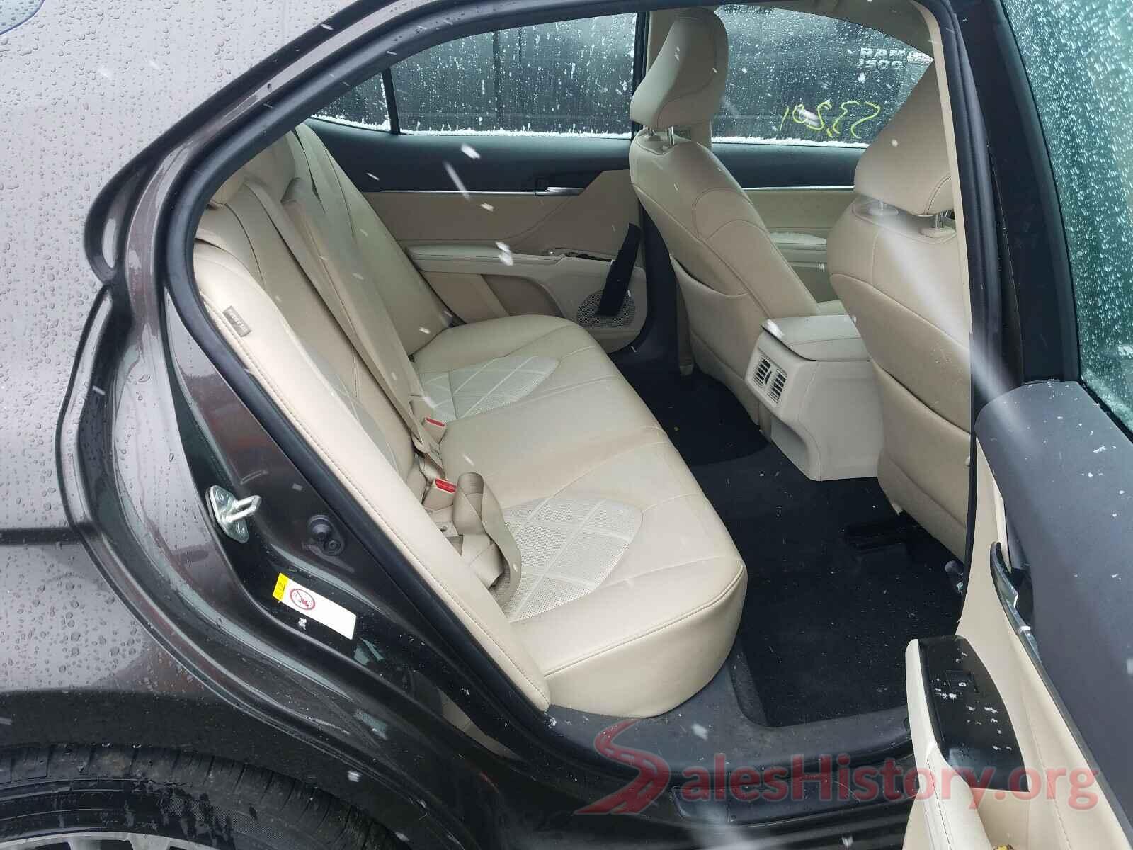 4T1B11HK1JU501650 2018 TOYOTA CAMRY