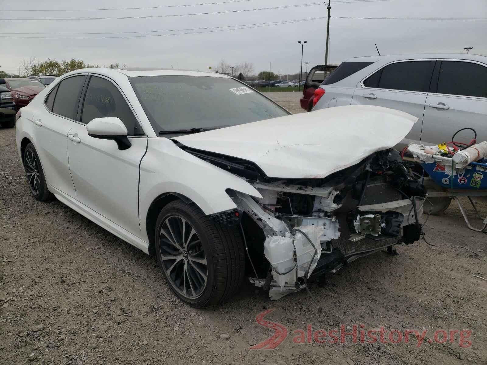 4T1B11HK2JU600574 2018 TOYOTA CAMRY