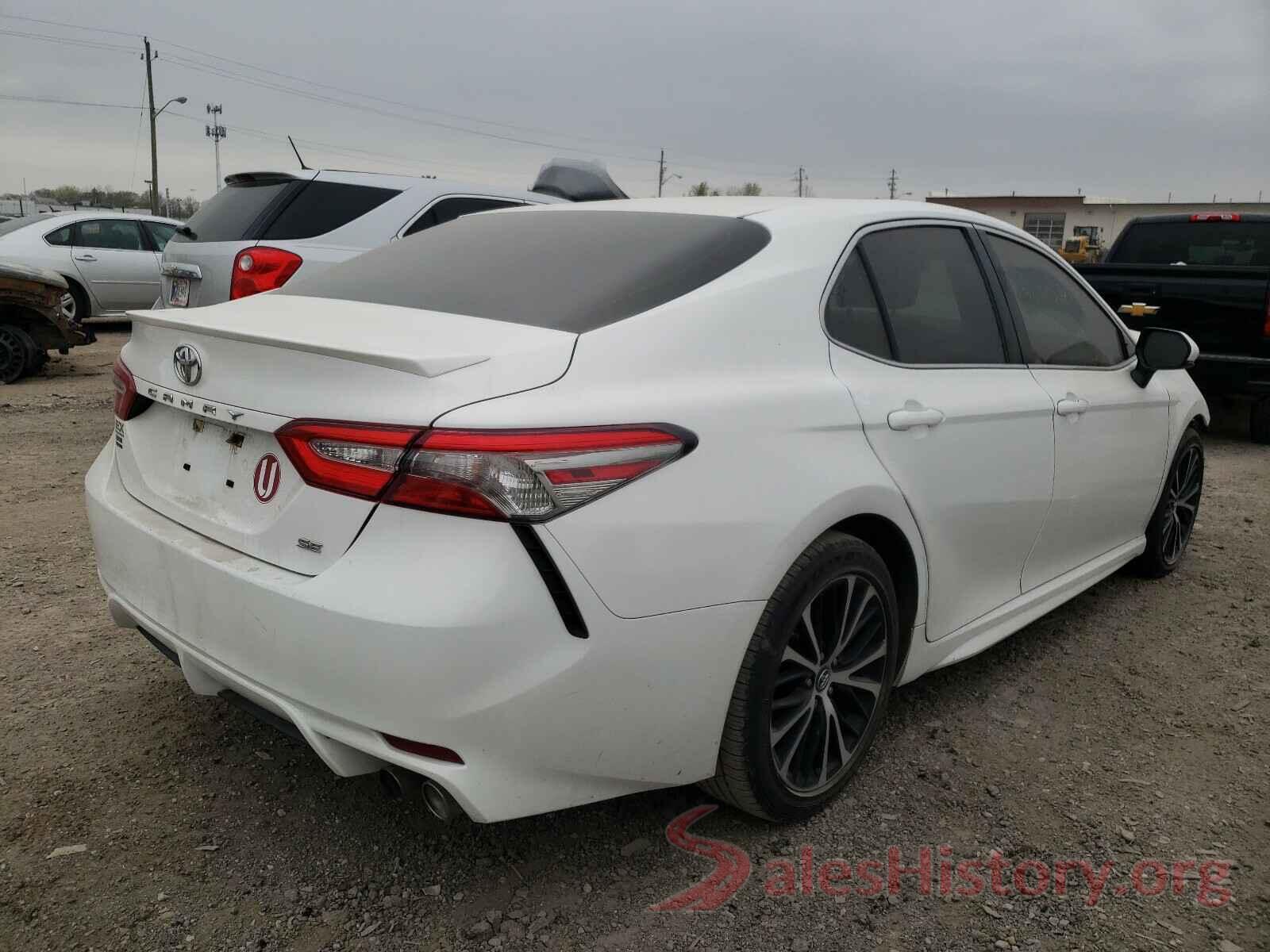 4T1B11HK2JU600574 2018 TOYOTA CAMRY