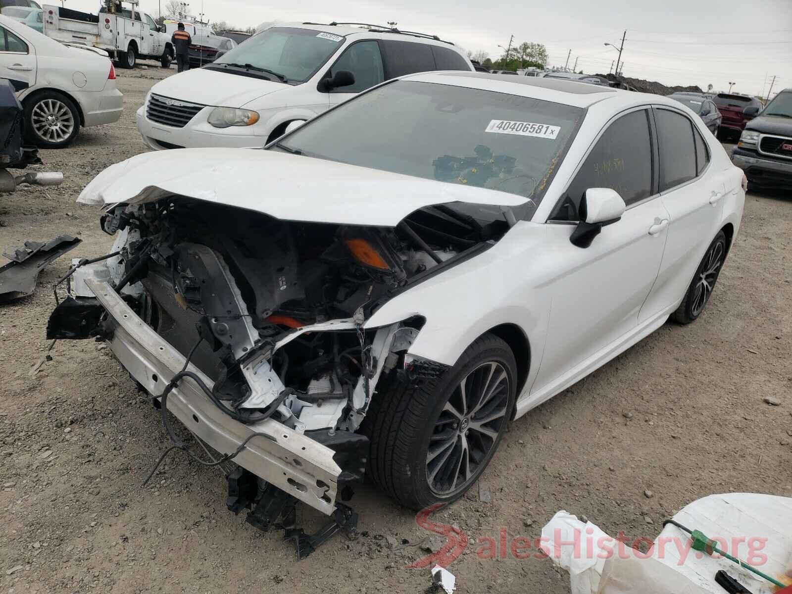 4T1B11HK2JU600574 2018 TOYOTA CAMRY