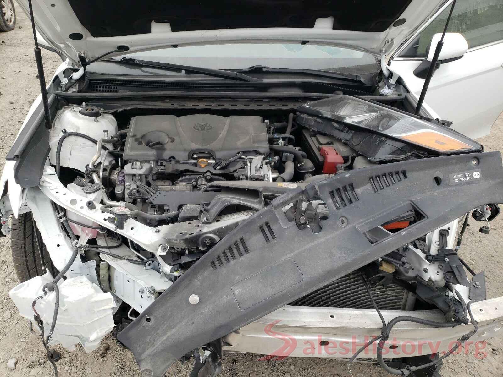 4T1B11HK2JU600574 2018 TOYOTA CAMRY