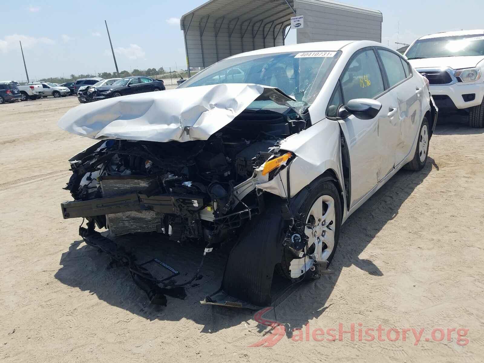 3KPFK4A75HE100718 2017 KIA FORTE