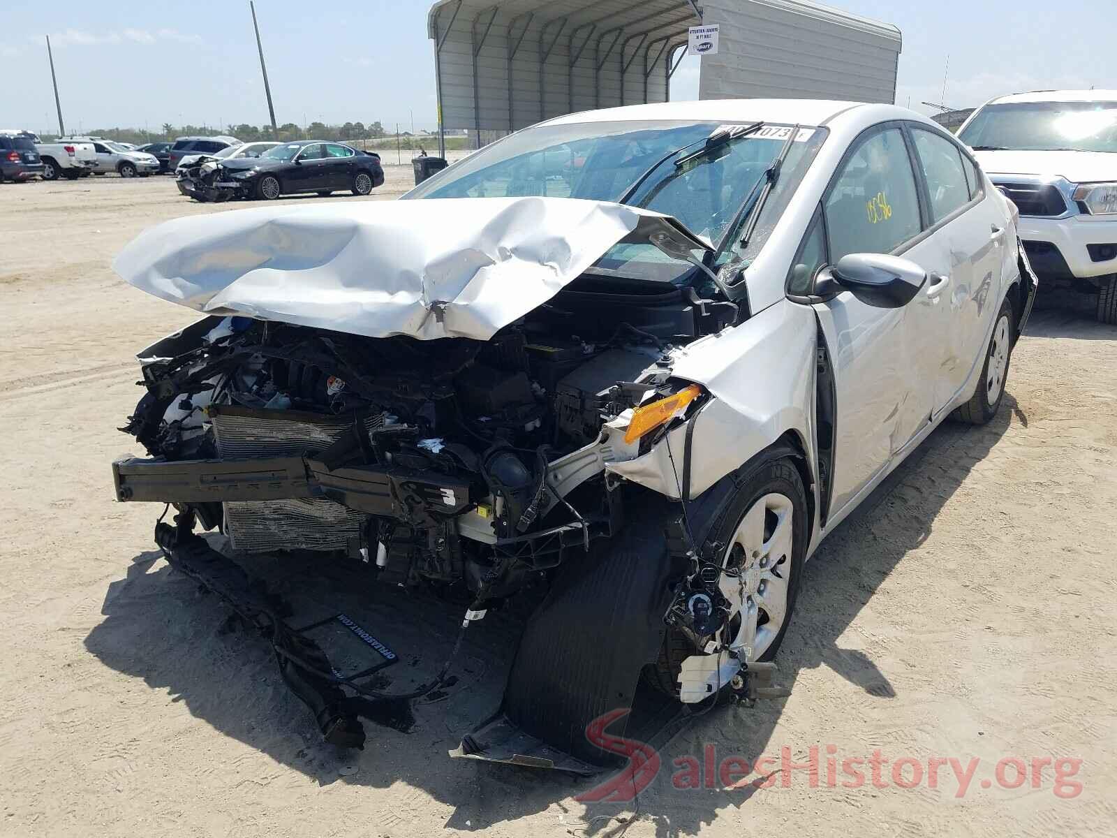 3KPFK4A75HE100718 2017 KIA FORTE