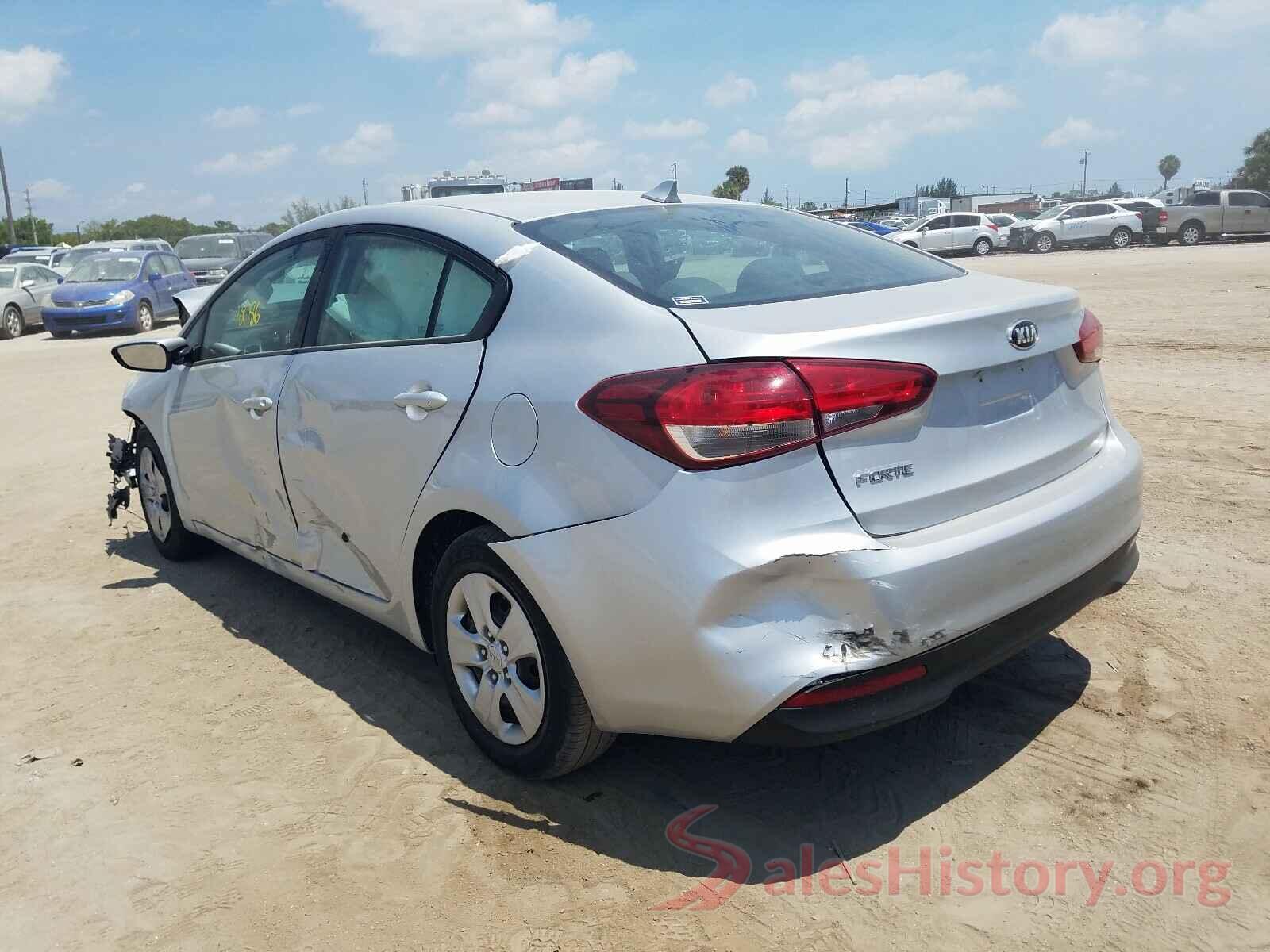 3KPFK4A75HE100718 2017 KIA FORTE