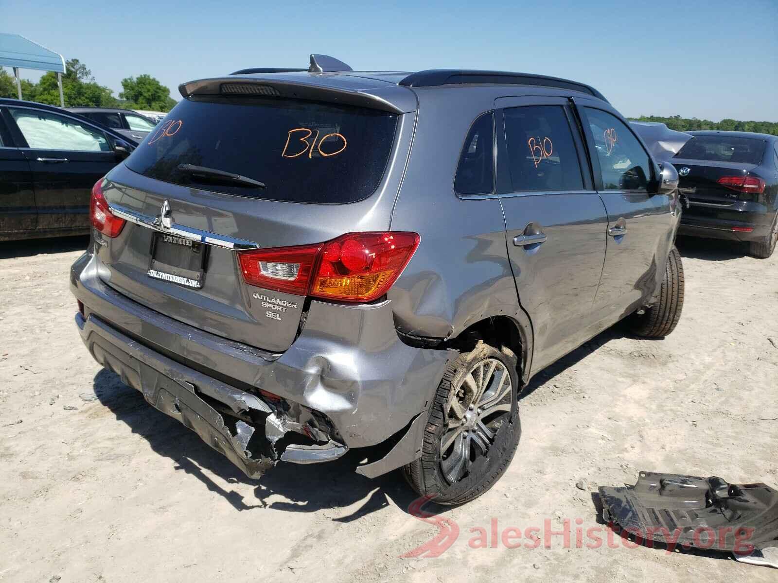 JA4AP4AW8JU001847 2018 MITSUBISHI OUTLANDER