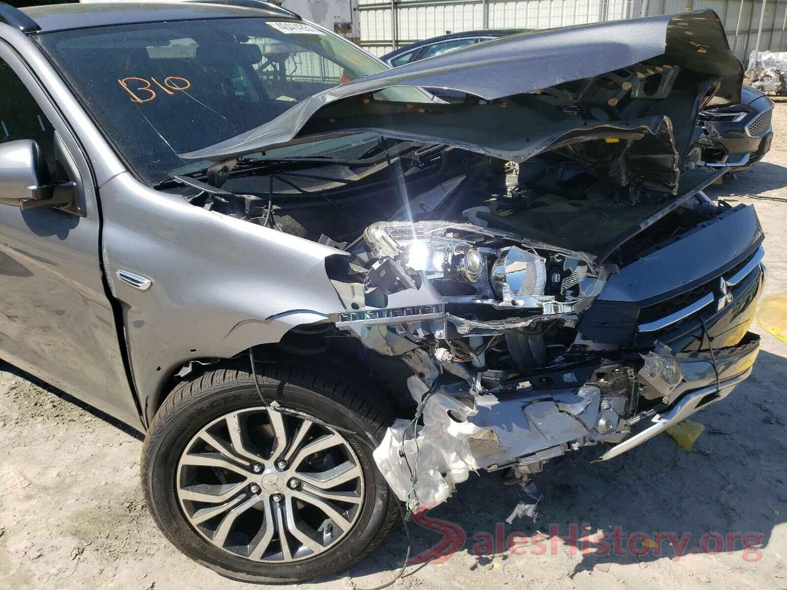 JA4AP4AW8JU001847 2018 MITSUBISHI OUTLANDER