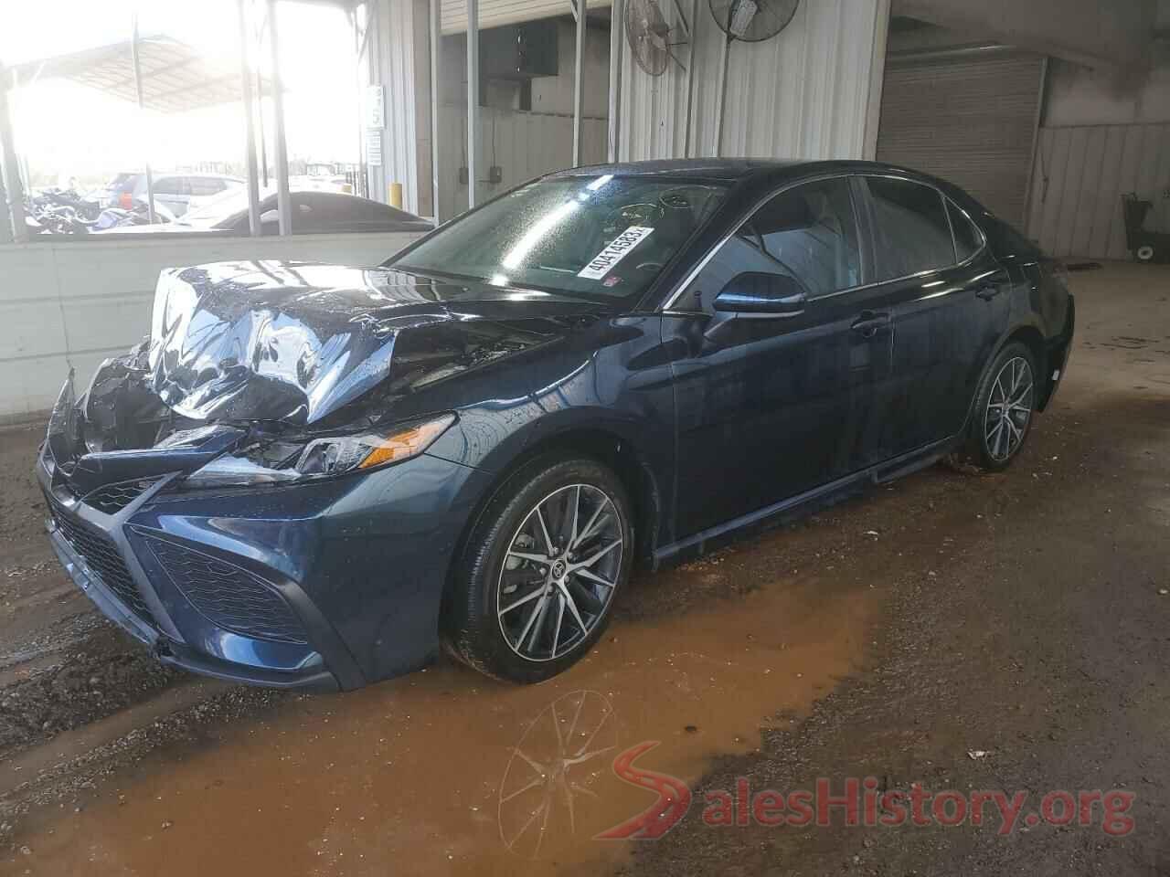 4T1G11AK1MU520378 2021 TOYOTA CAMRY