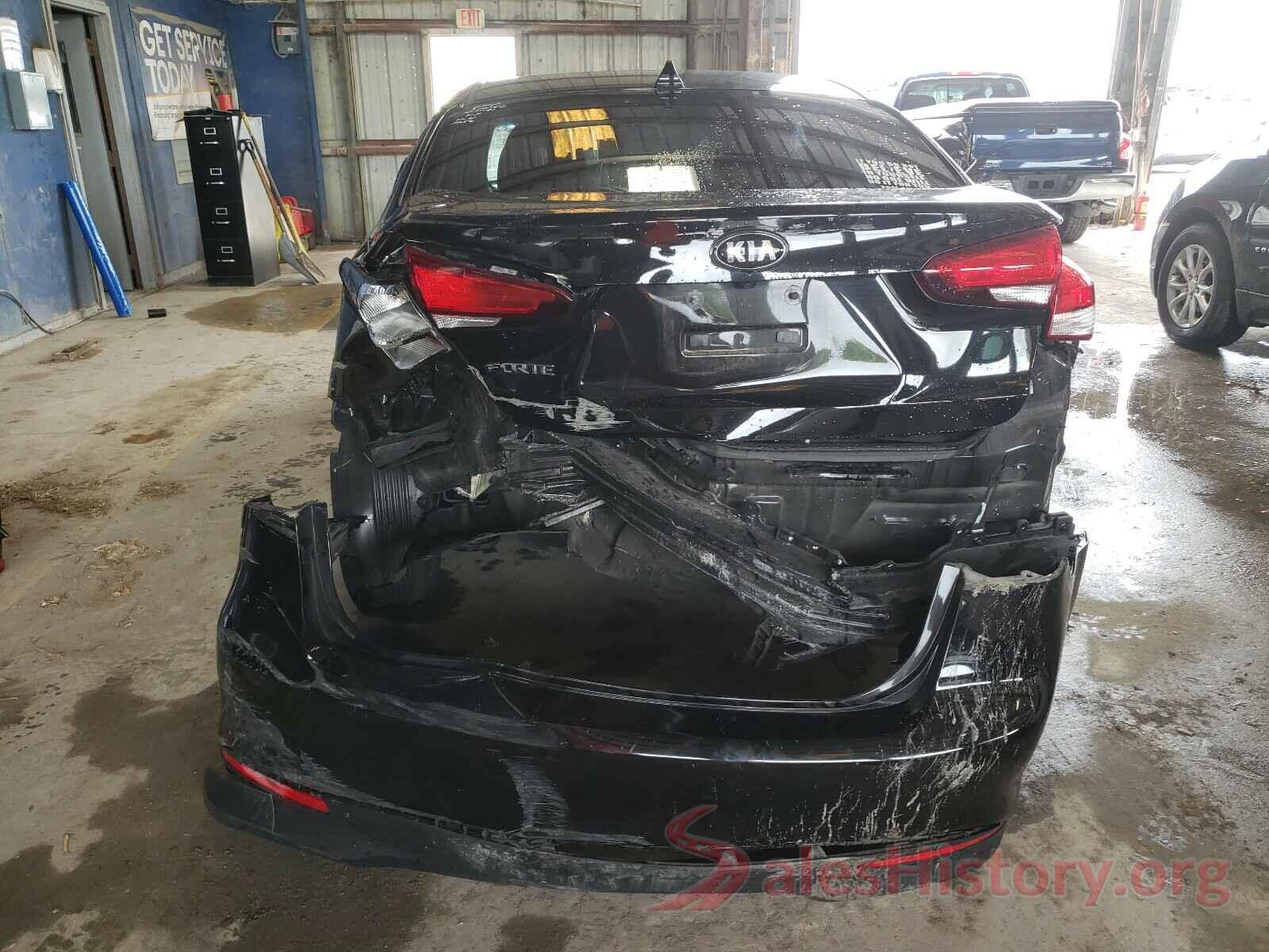 3KPFL4A71JE247511 2018 KIA FORTE