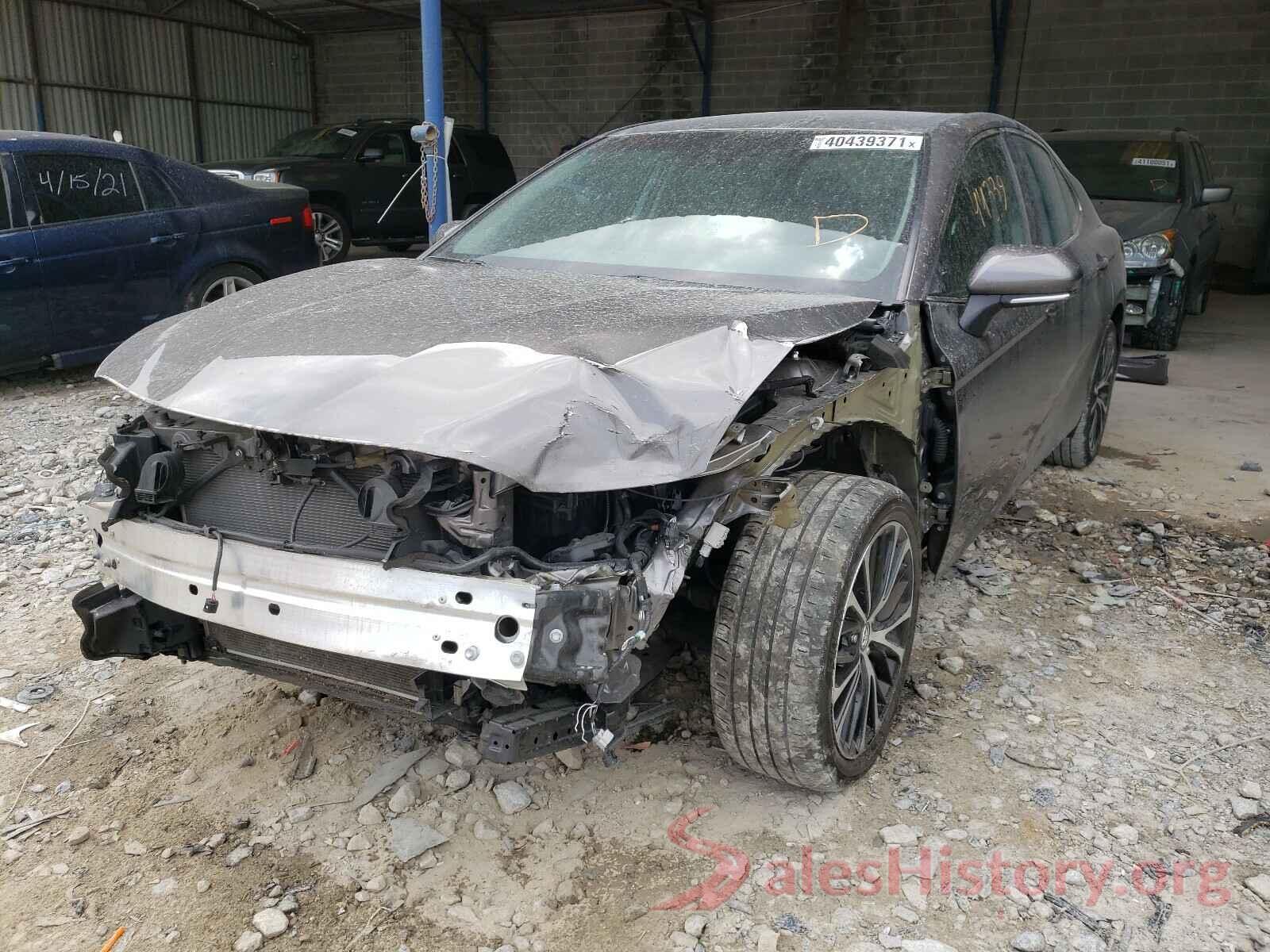 4T1B11HK2JU145807 2018 TOYOTA CAMRY