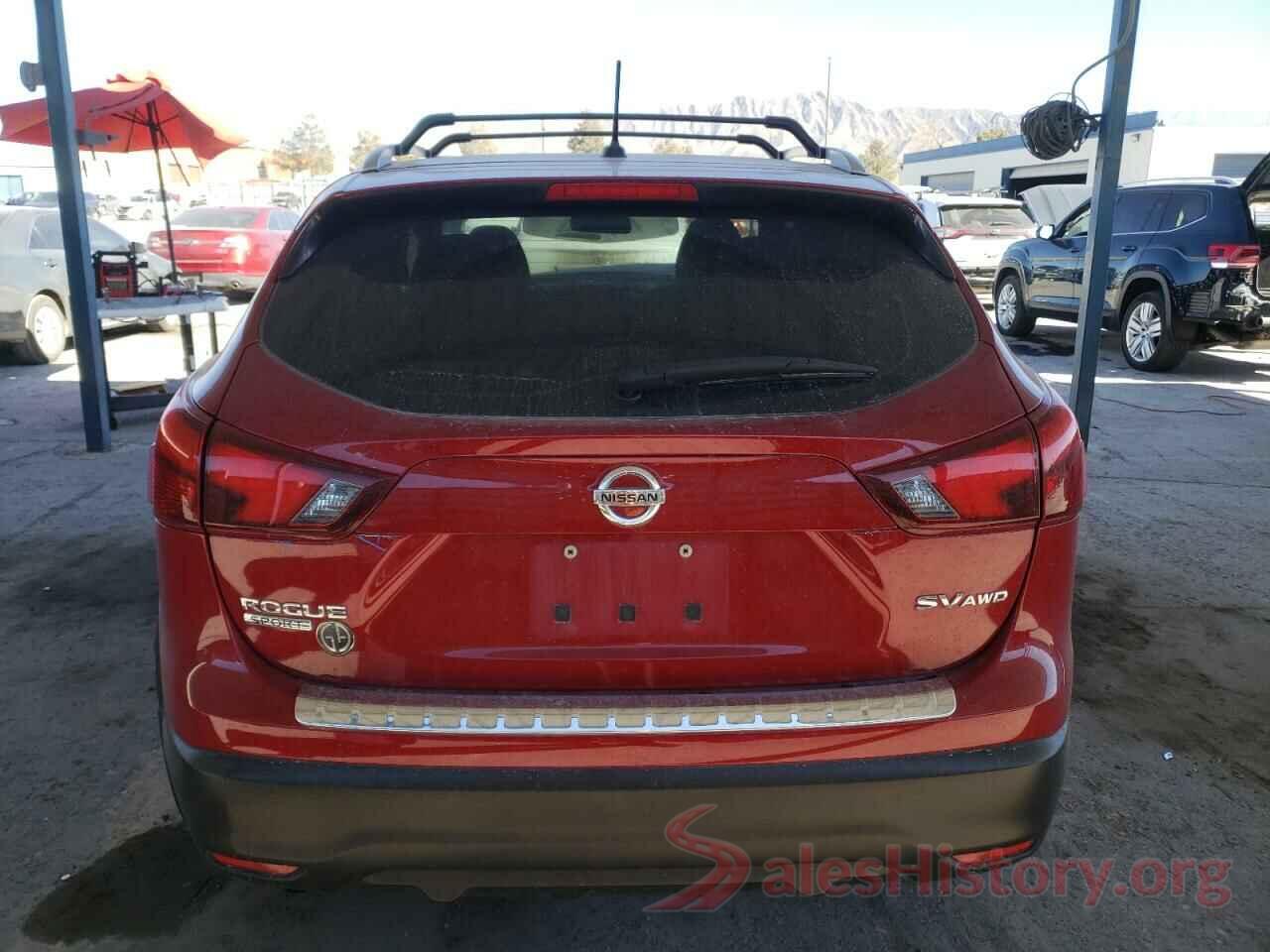 JN1BJ1CR2JW208758 2018 NISSAN ROGUE