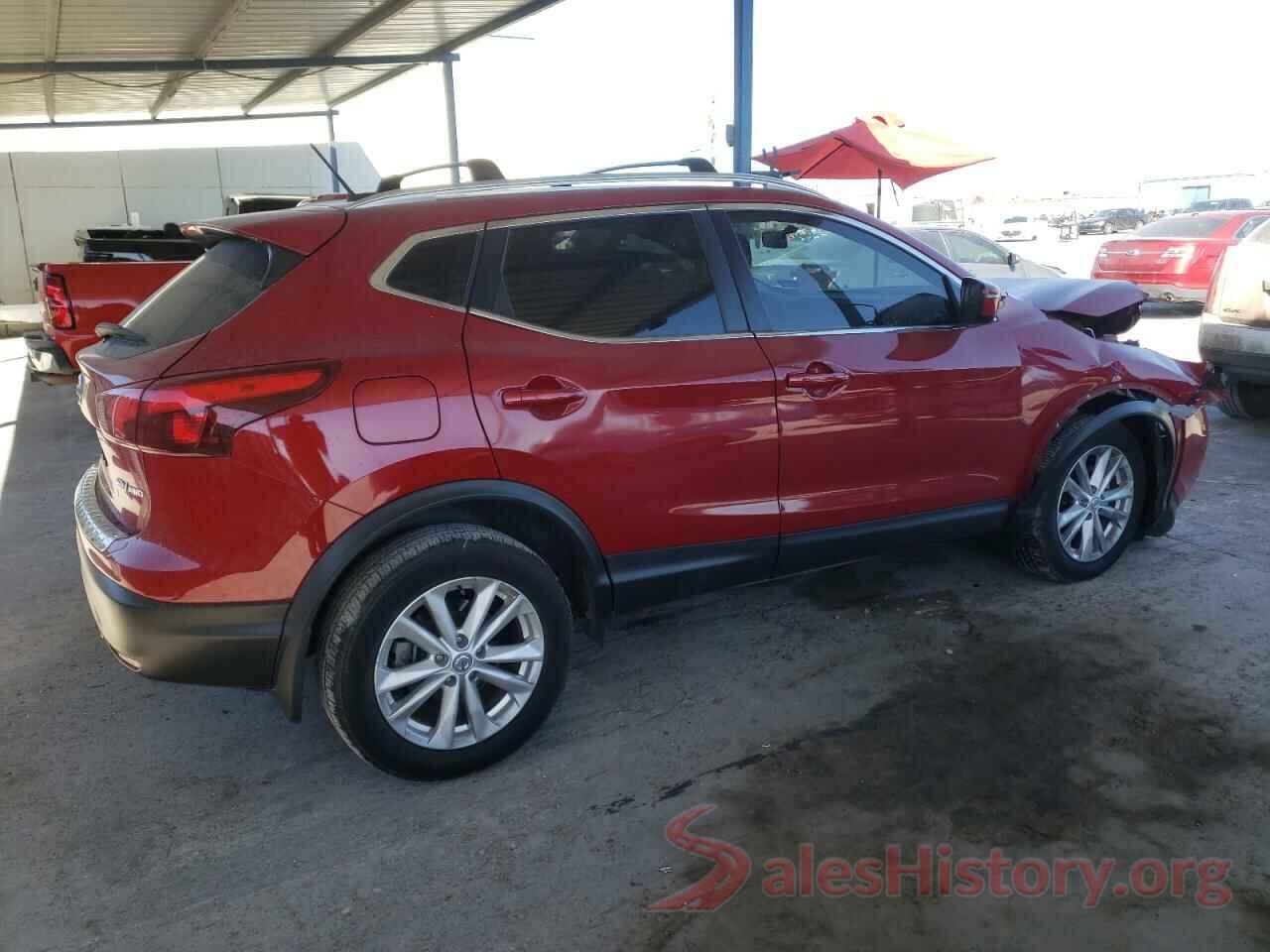 JN1BJ1CR2JW208758 2018 NISSAN ROGUE