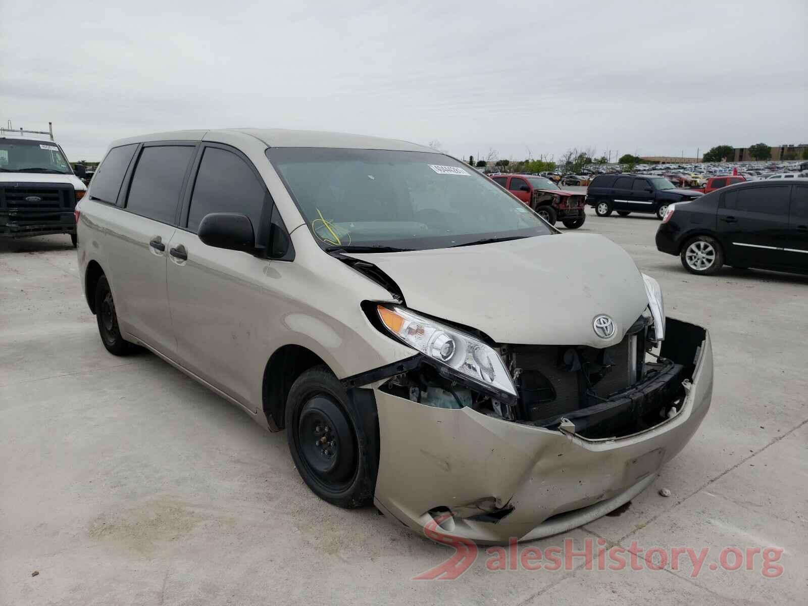 5TDZZ3DC5HS776877 2017 TOYOTA SIENNA