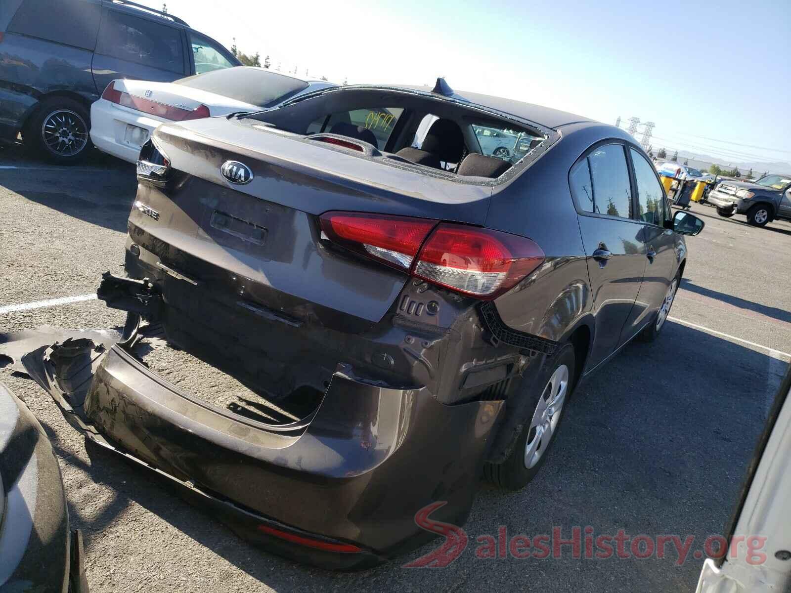 3KPFK4A78HE156832 2017 KIA FORTE