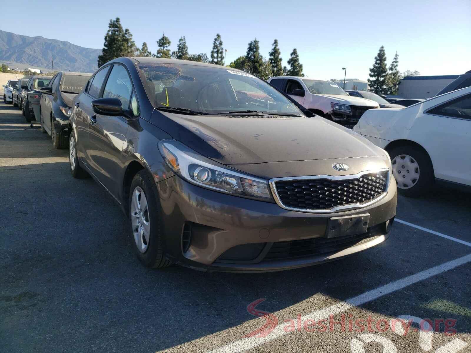 3KPFK4A78HE156832 2017 KIA FORTE