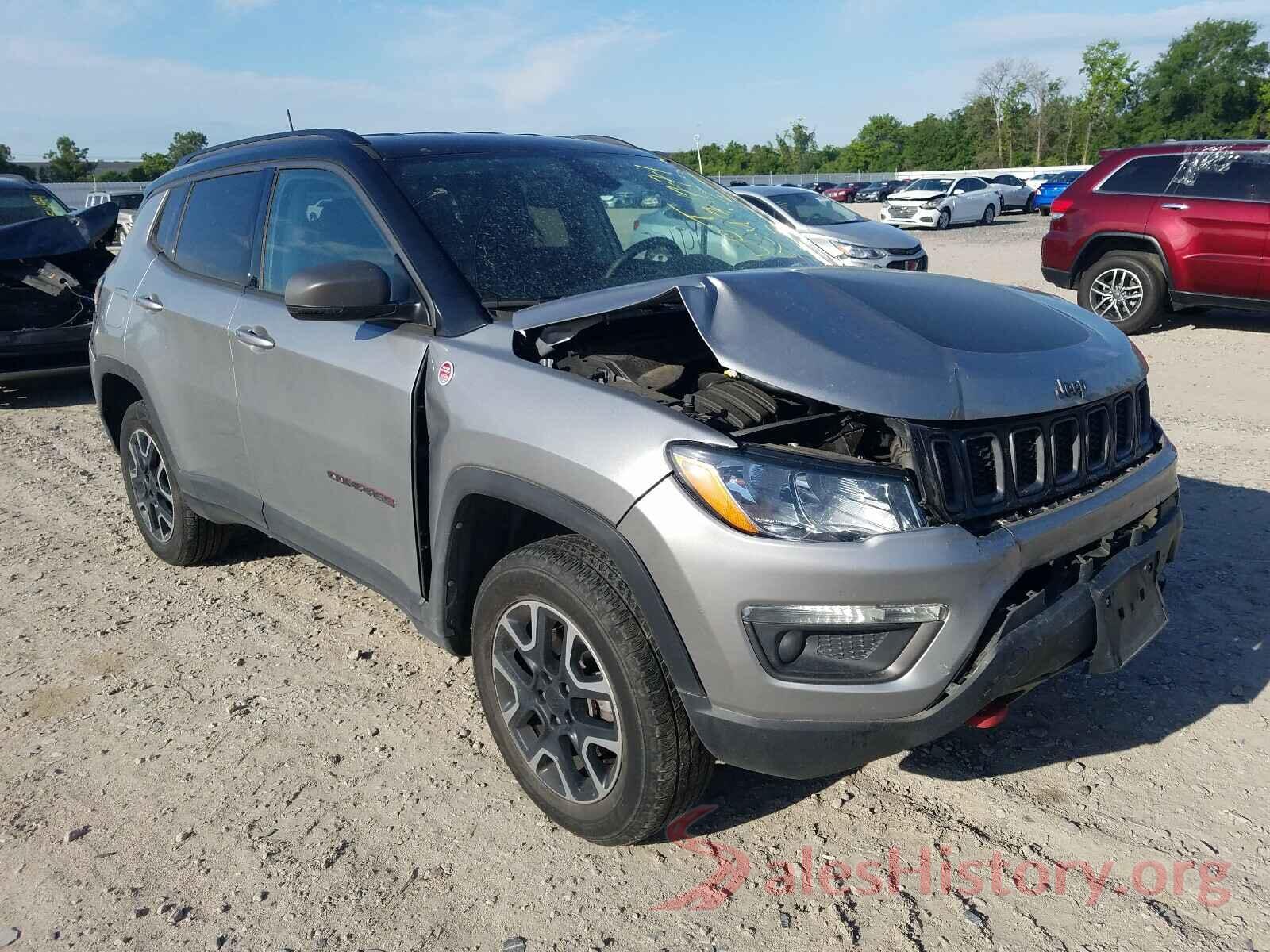 3C4NJDDB8KT739967 2019 JEEP COMPASS