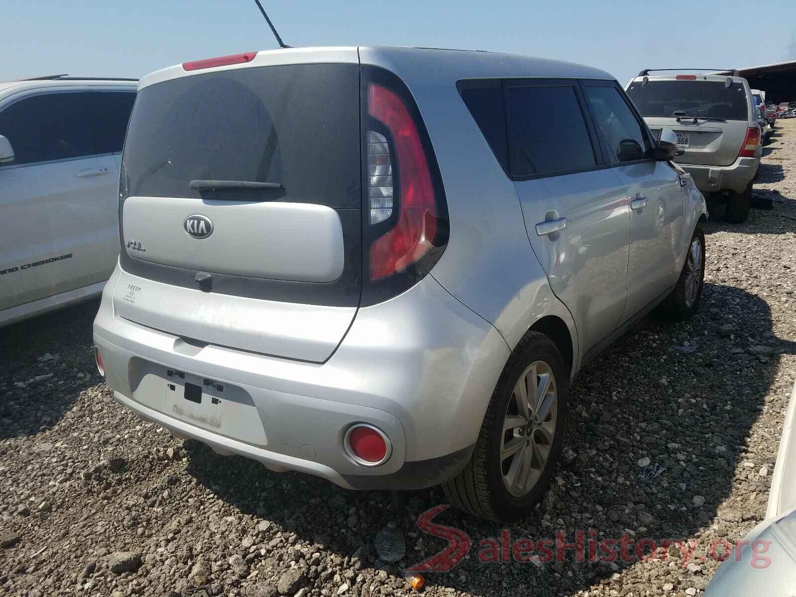 KNDJP3A51J7558265 2018 KIA SOUL