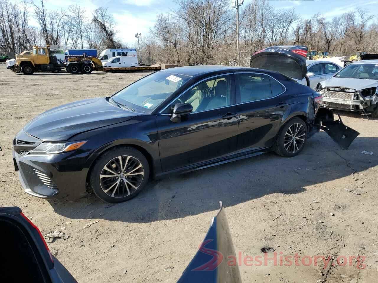 JTNB11HK9J3010832 2018 TOYOTA CAMRY