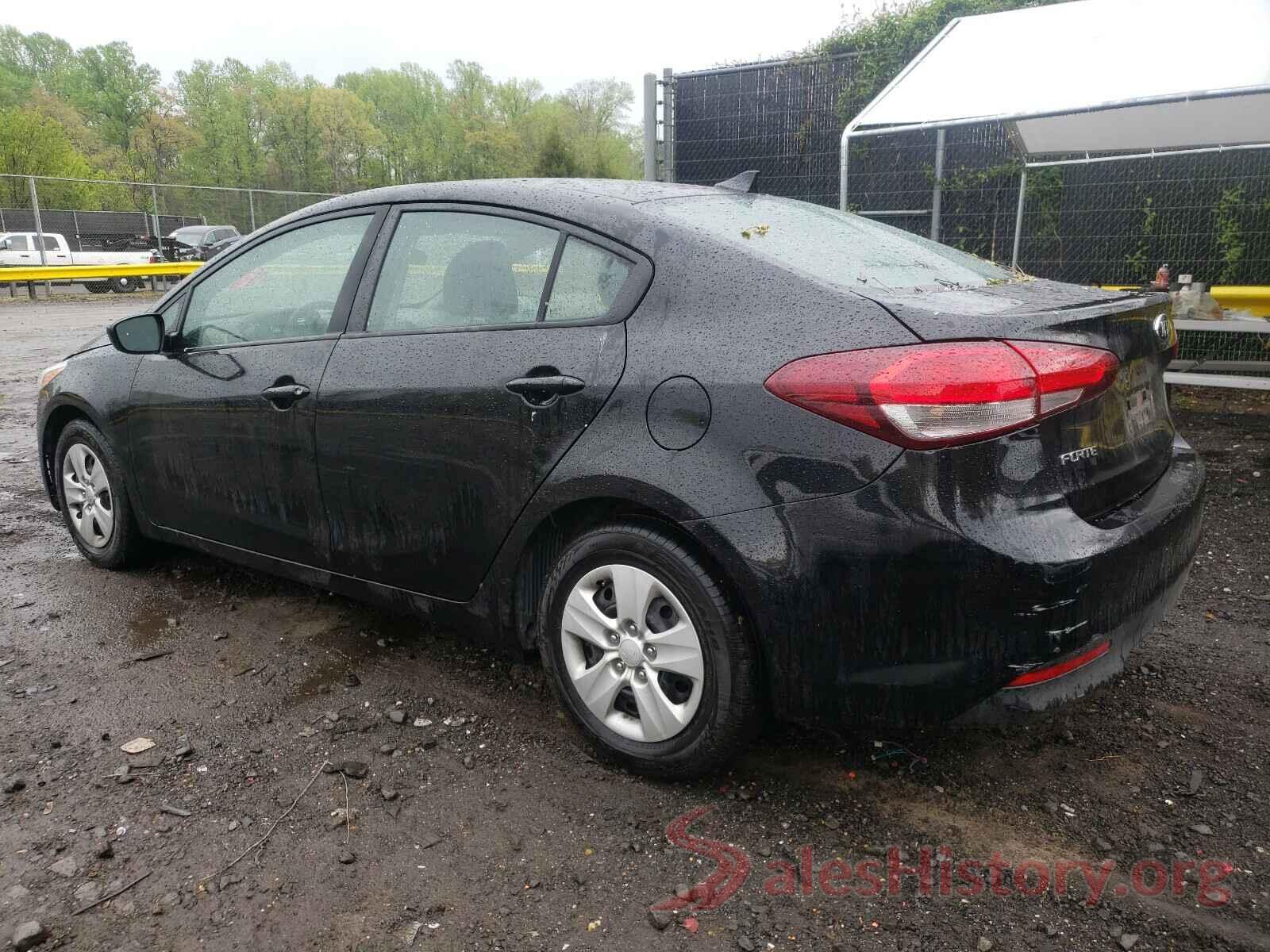 3KPFK4A75JE217902 2018 KIA FORTE