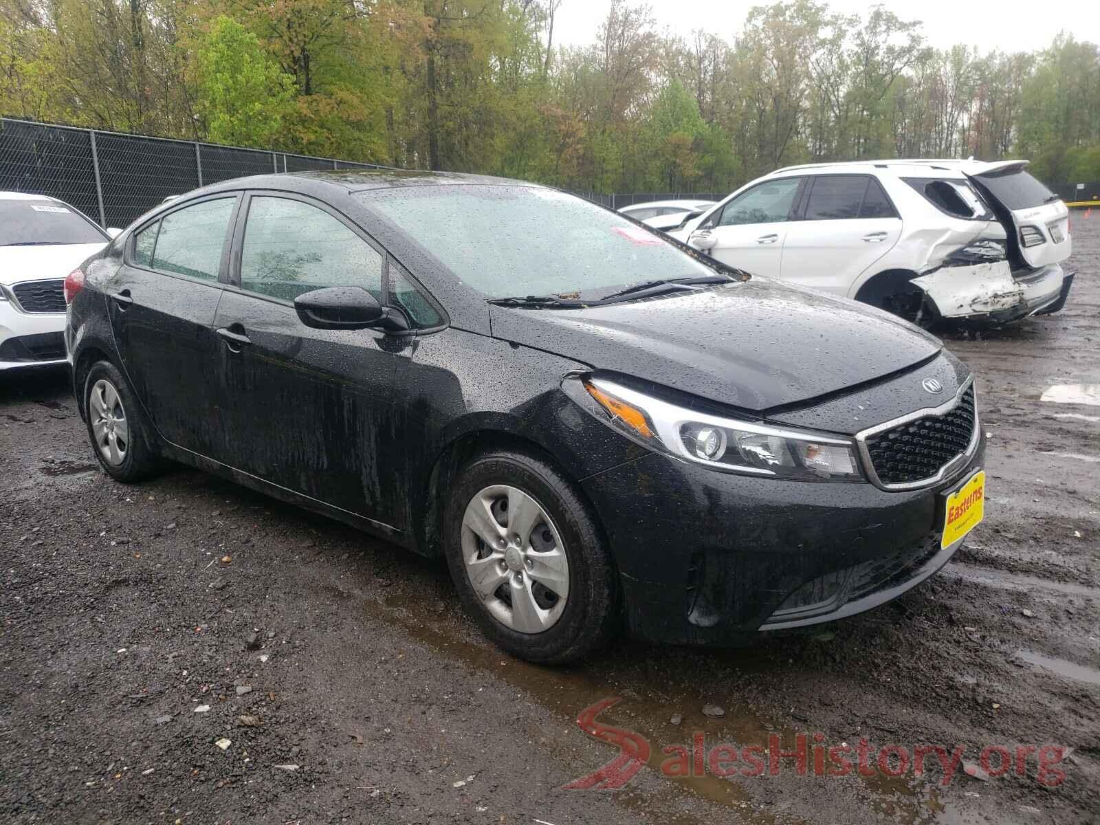 3KPFK4A75JE217902 2018 KIA FORTE