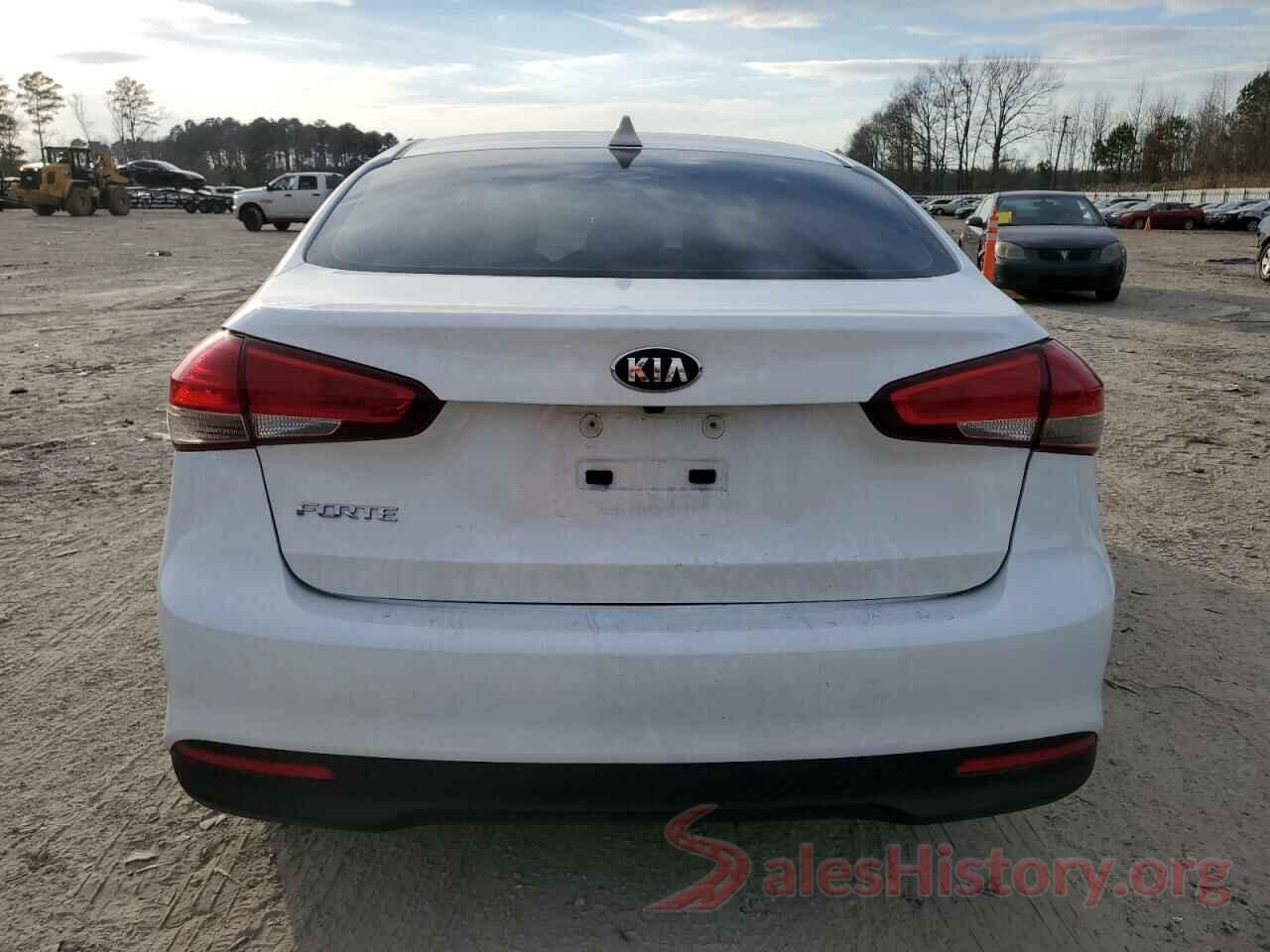 3KPFL4A7XJE212384 2018 KIA FORTE