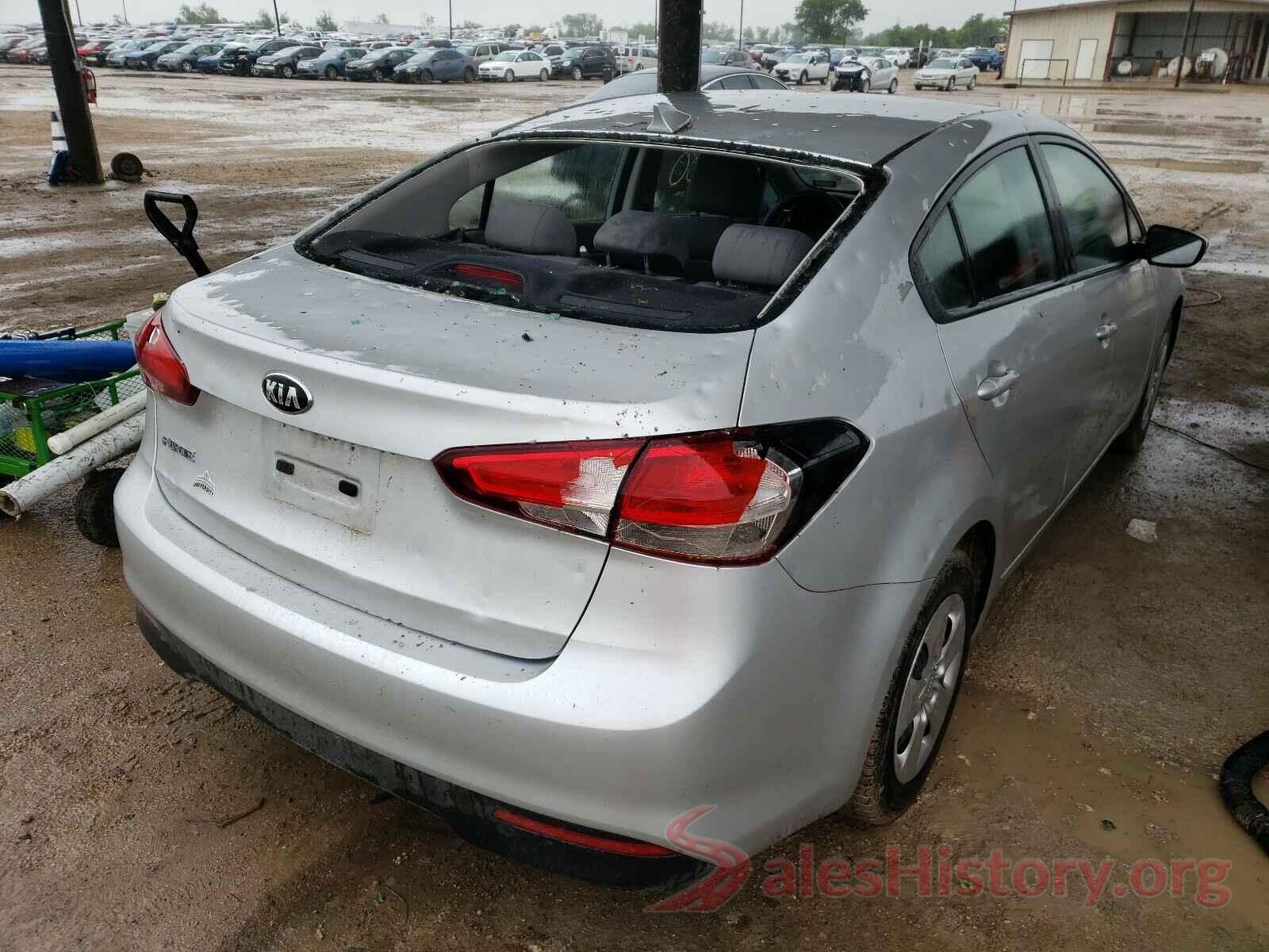 3KPFK4A71JE218805 2018 KIA FORTE