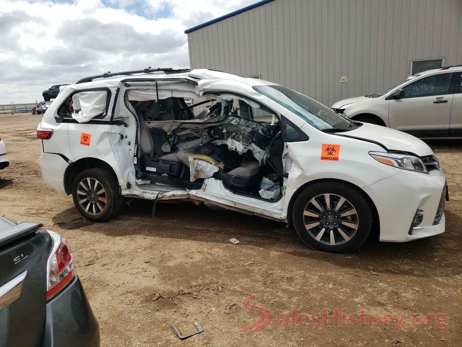 5TDYZ3DC2JS955797 2018 TOYOTA SIENNA