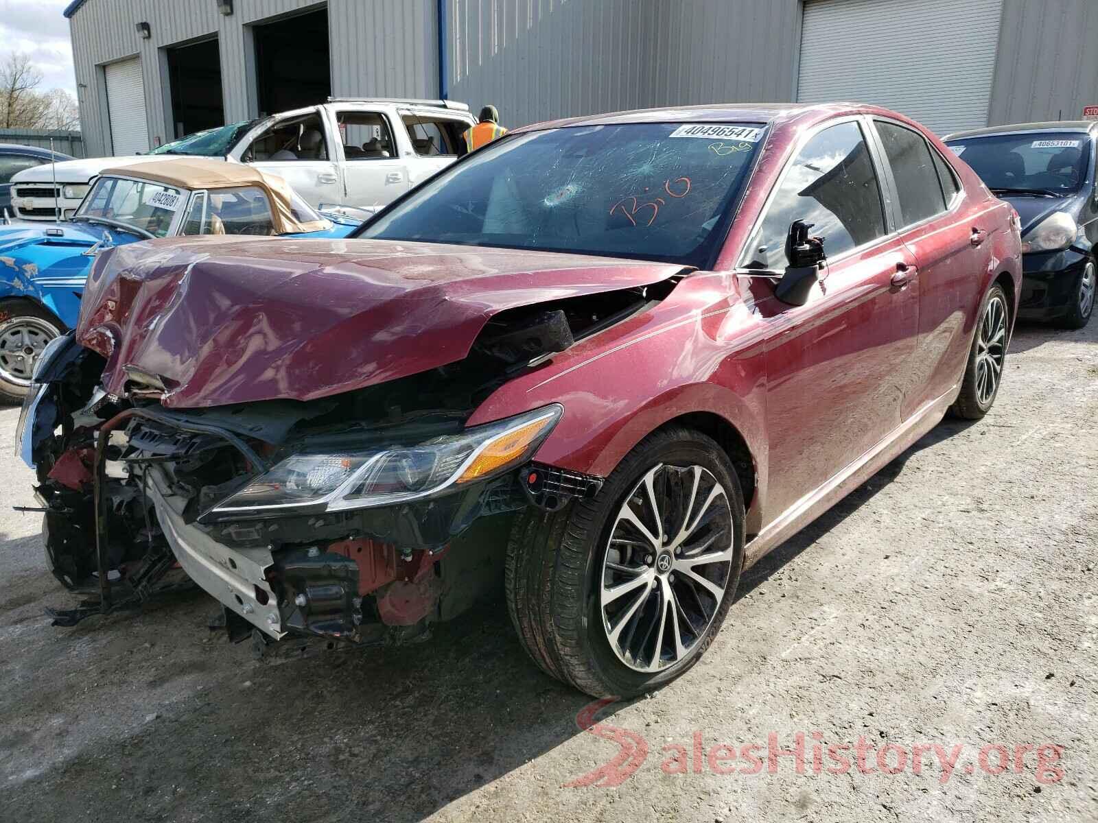 4T1B11HK4JU562278 2018 TOYOTA CAMRY