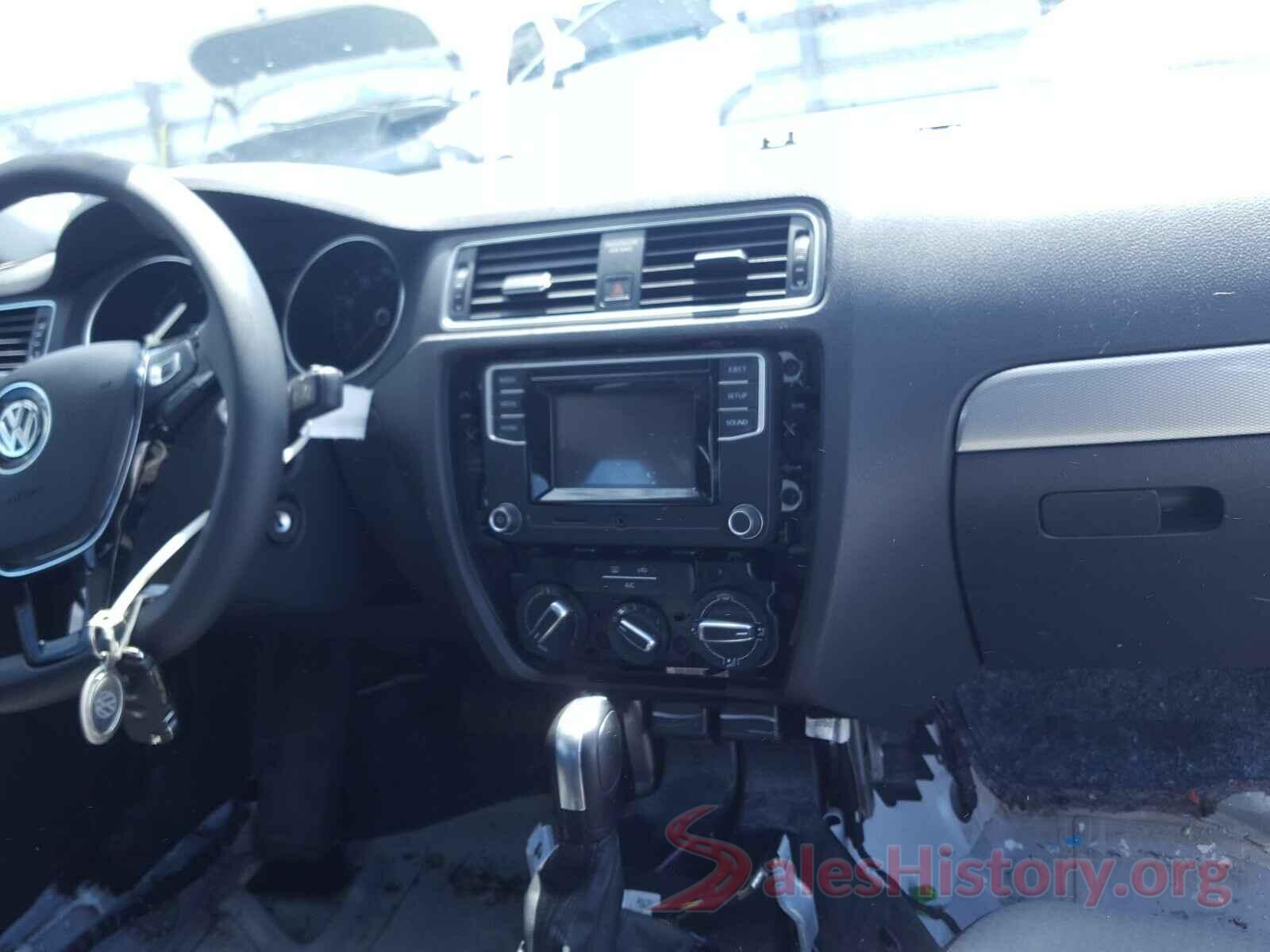 3VW2B7AJXHM403881 2017 VOLKSWAGEN JETTA