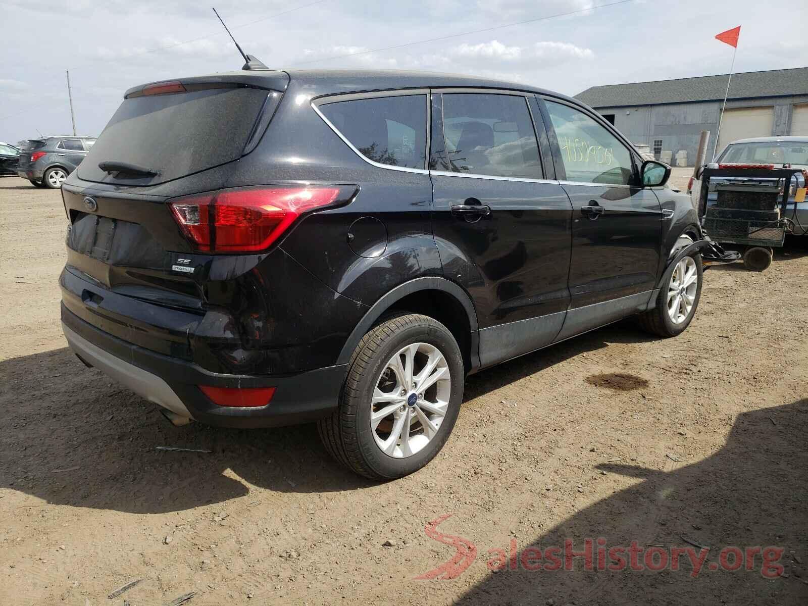 1FMCU0GD2KUA16010 2019 FORD ESCAPE