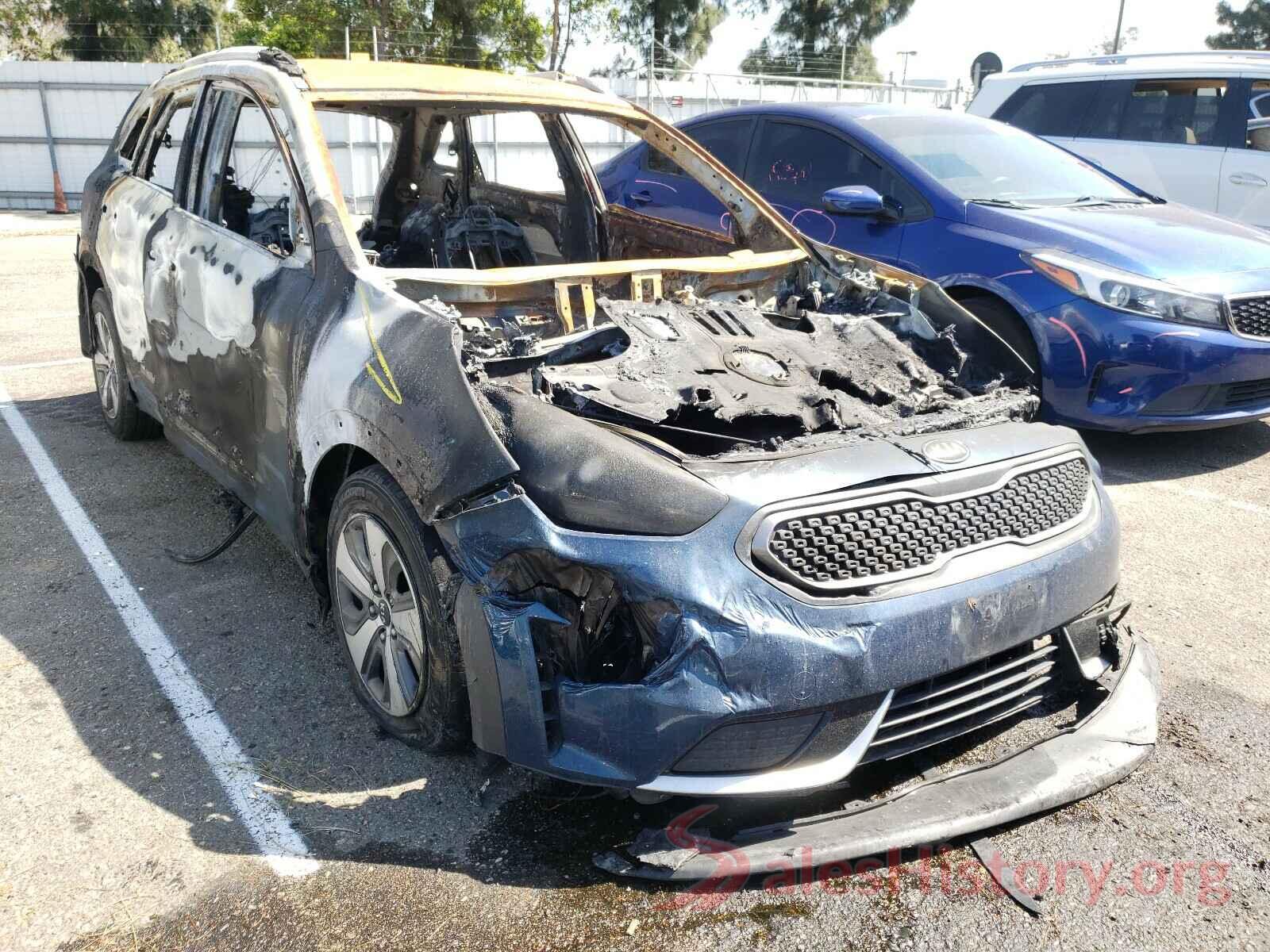 KNDCB3LC2J5206133 2018 KIA NIRO