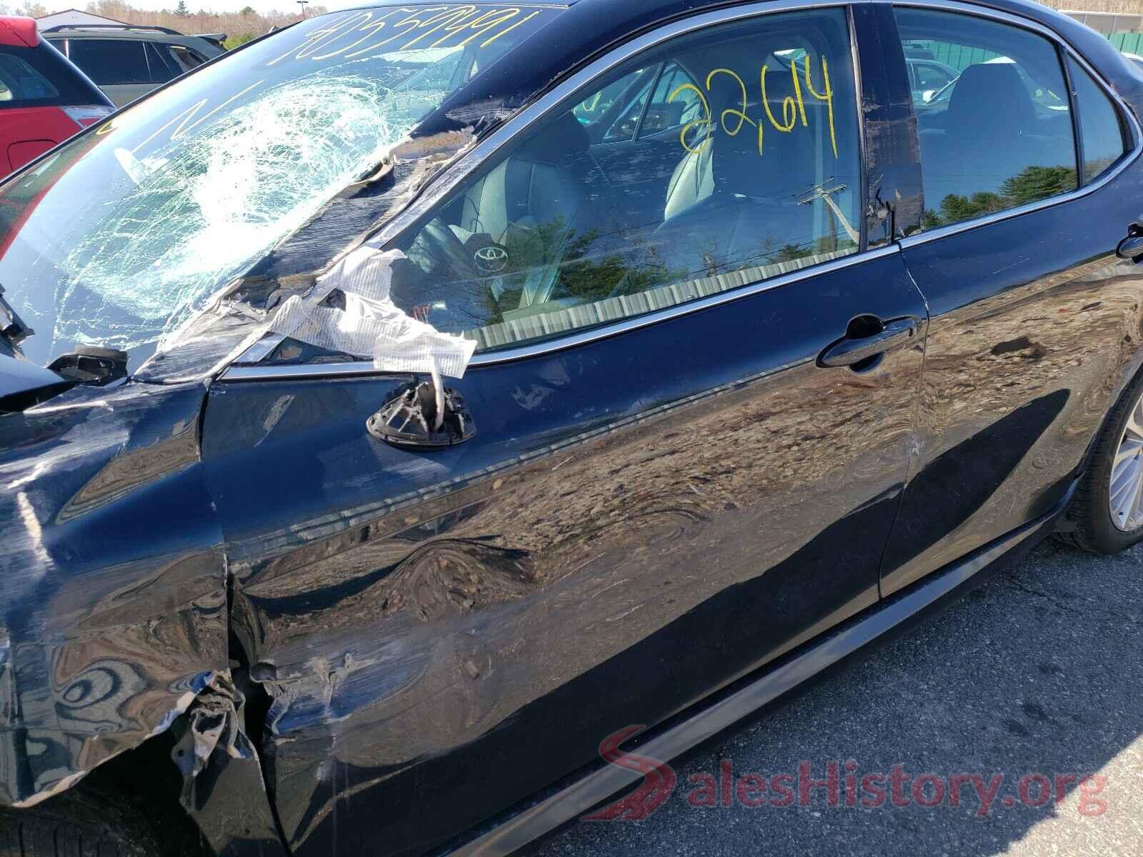 4T1B11HK2JU525259 2018 TOYOTA CAMRY