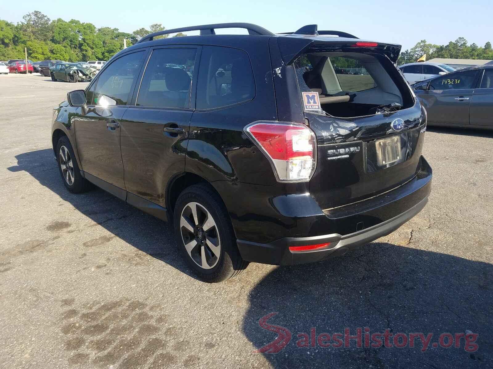 JF2SJAGC3JH470930 2018 SUBARU FORESTER