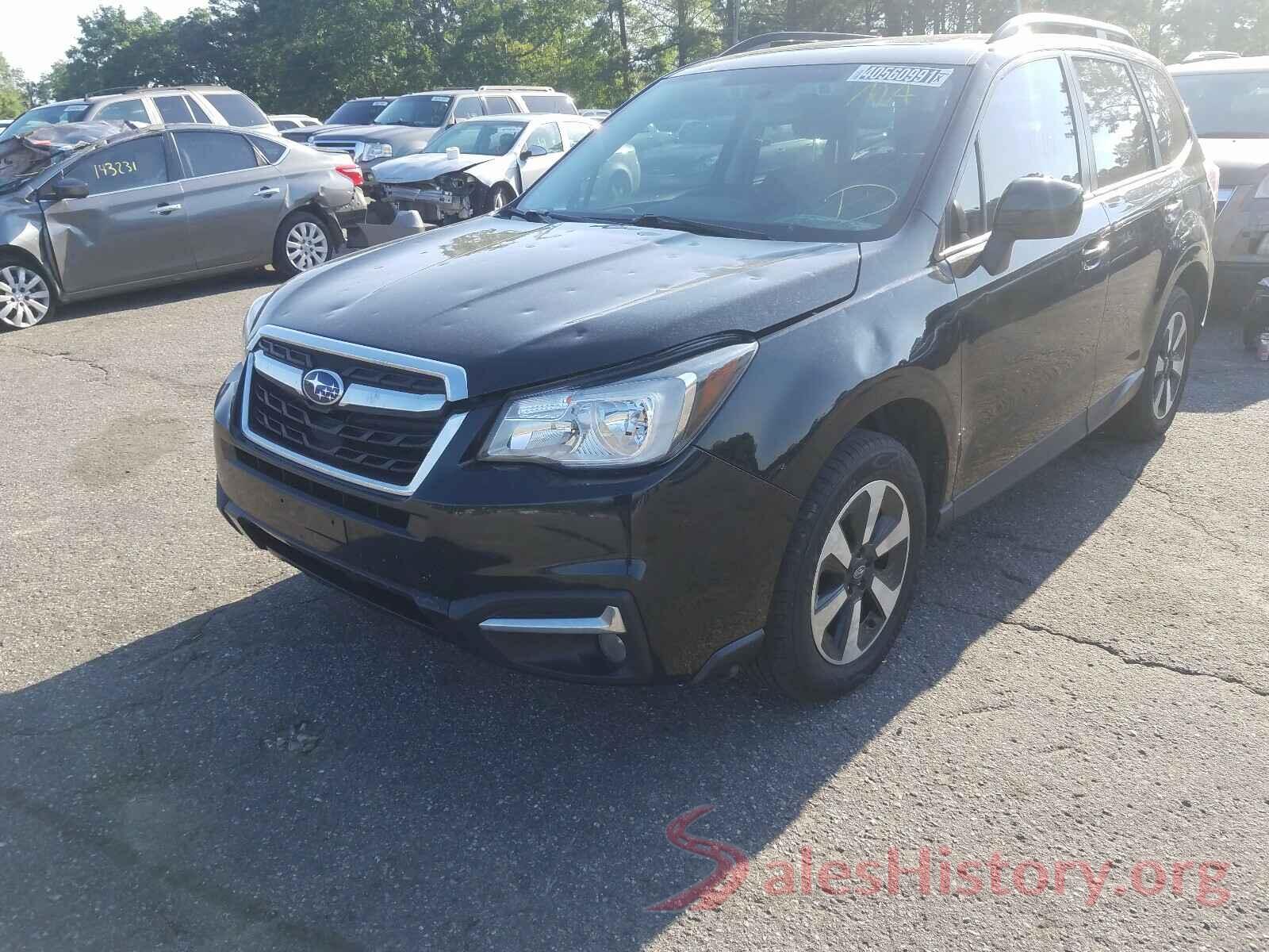 JF2SJAGC3JH470930 2018 SUBARU FORESTER