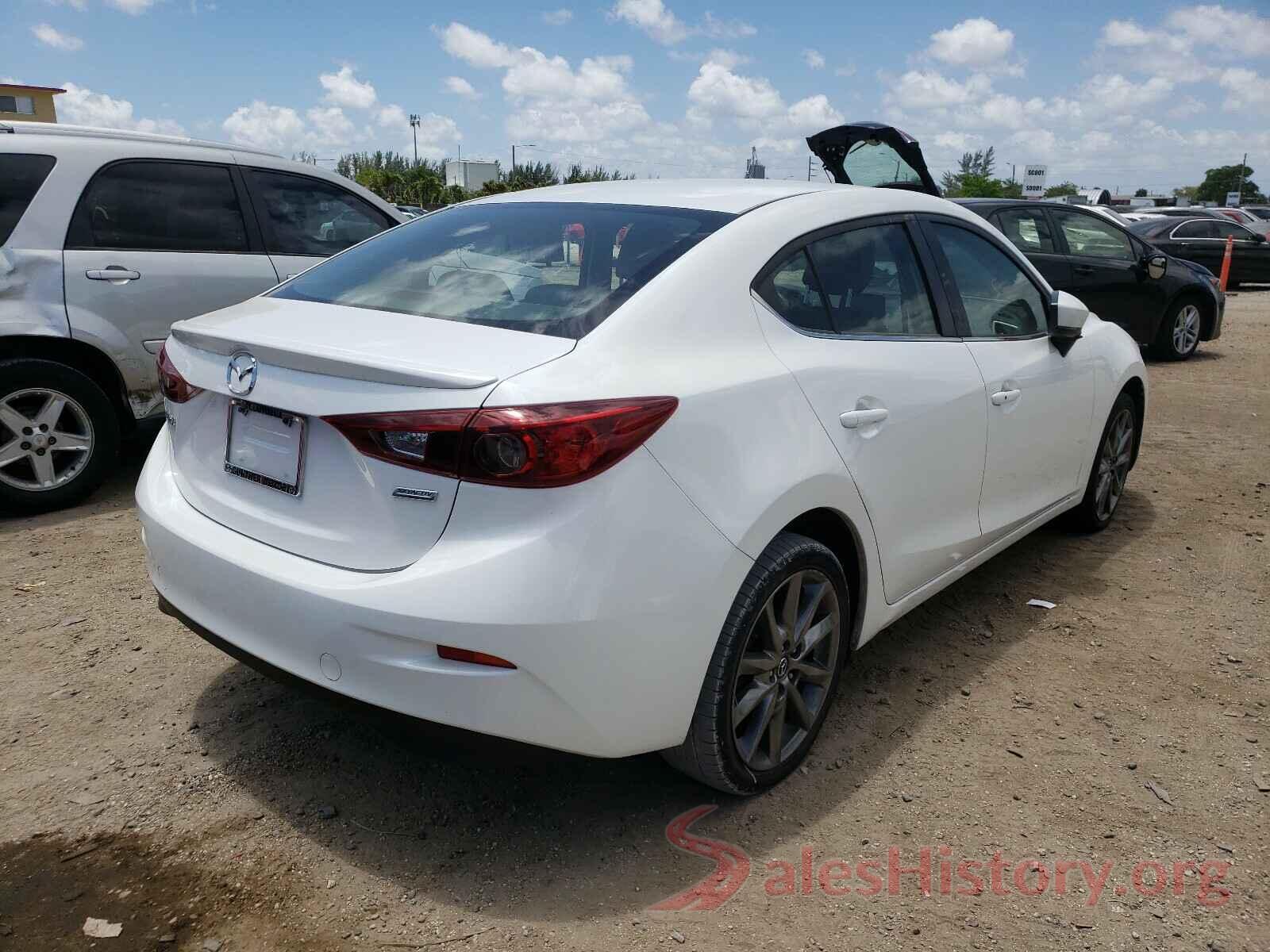 3MZBN1V31JM263645 2018 MAZDA 3