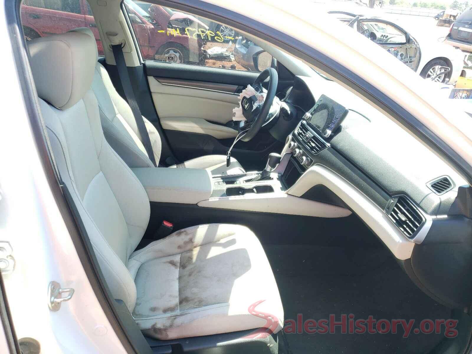 1HGCV1F12KA044908 2019 HONDA ACCORD