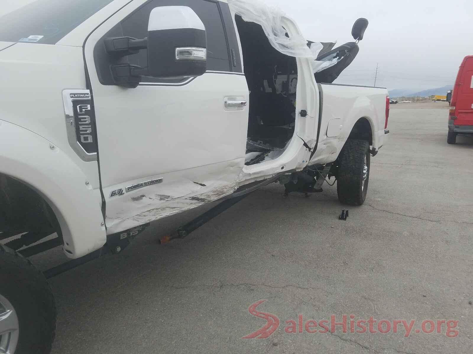 1FT8W3BT6JEB19945 2018 FORD F350