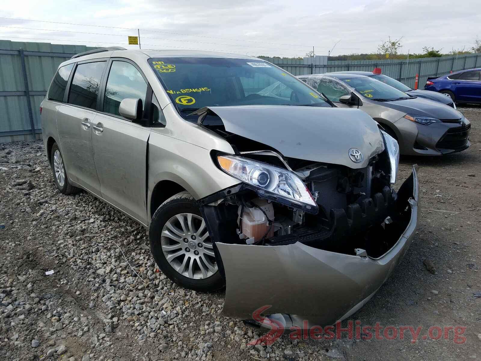 5TDYZ3DC8HS854645 2017 TOYOTA SIENNA