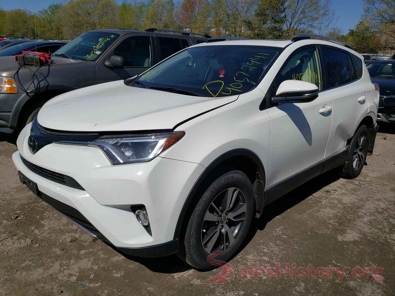 JTMRFREV1HJ165088 2017 TOYOTA RAV4