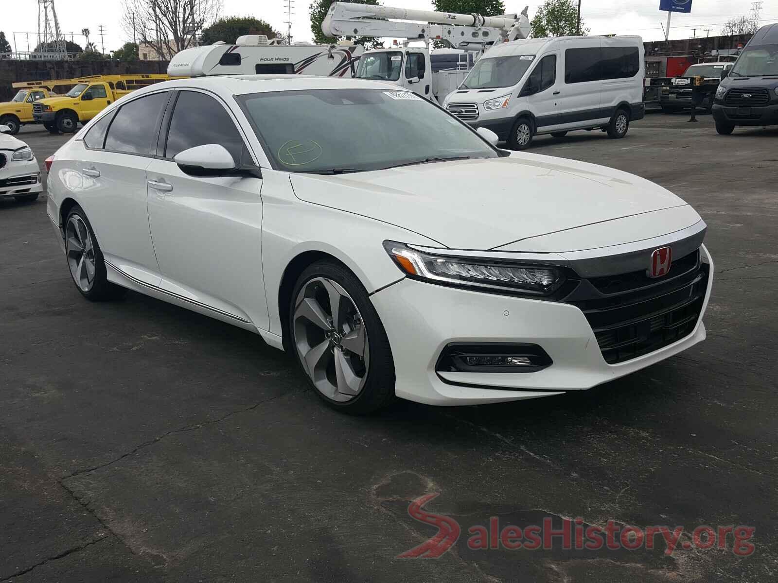 1HGCV2F96JA003904 2018 HONDA ACCORD