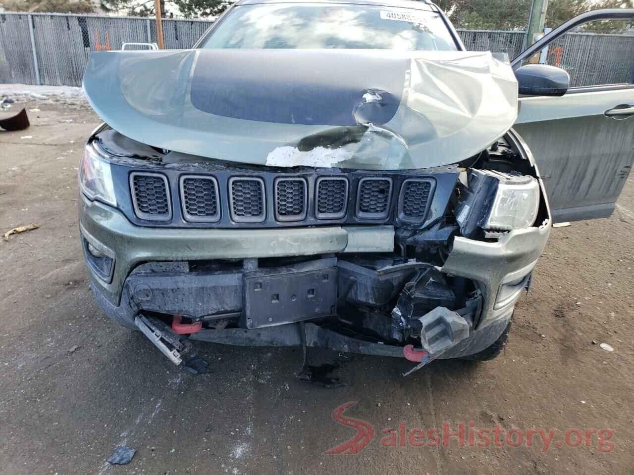 3C4NJDDBXJT130040 2018 JEEP COMPASS