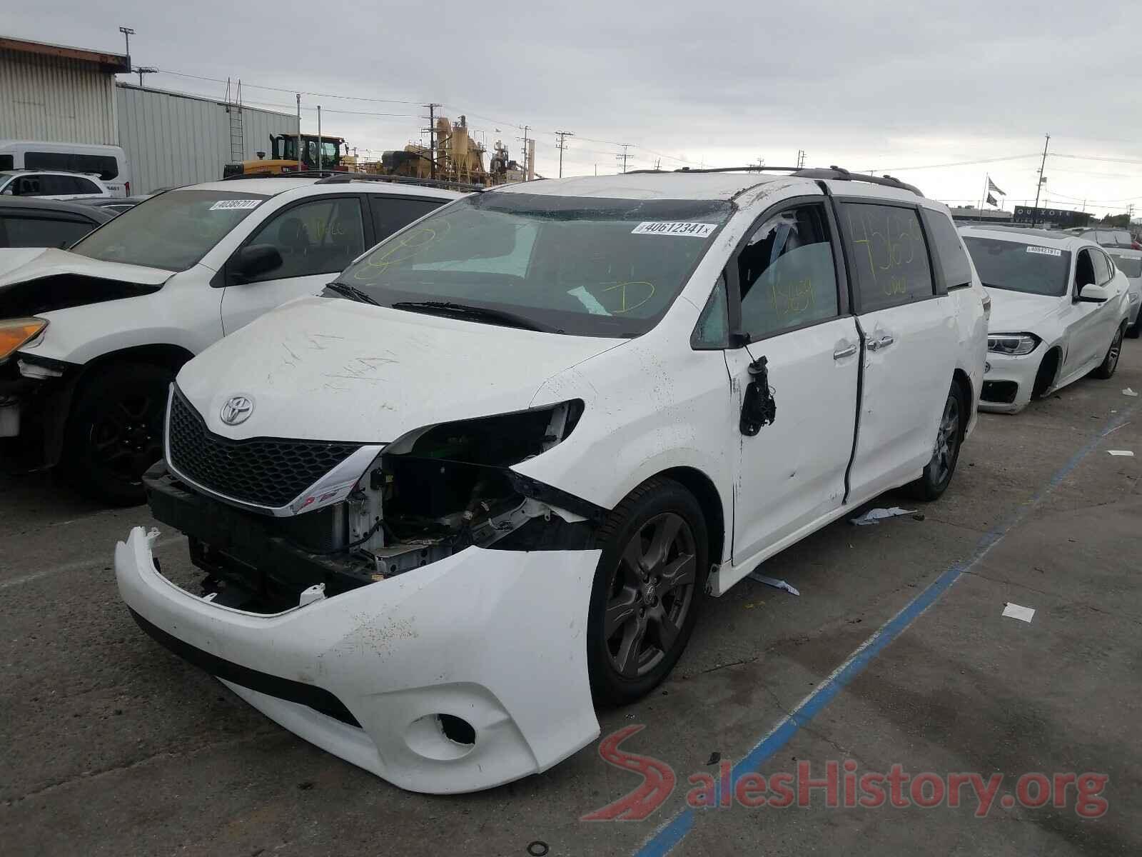 5TDXZ3DC5HS789653 2017 TOYOTA SIENNA