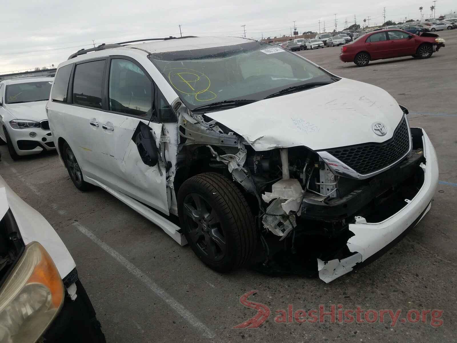 5TDXZ3DC5HS789653 2017 TOYOTA SIENNA