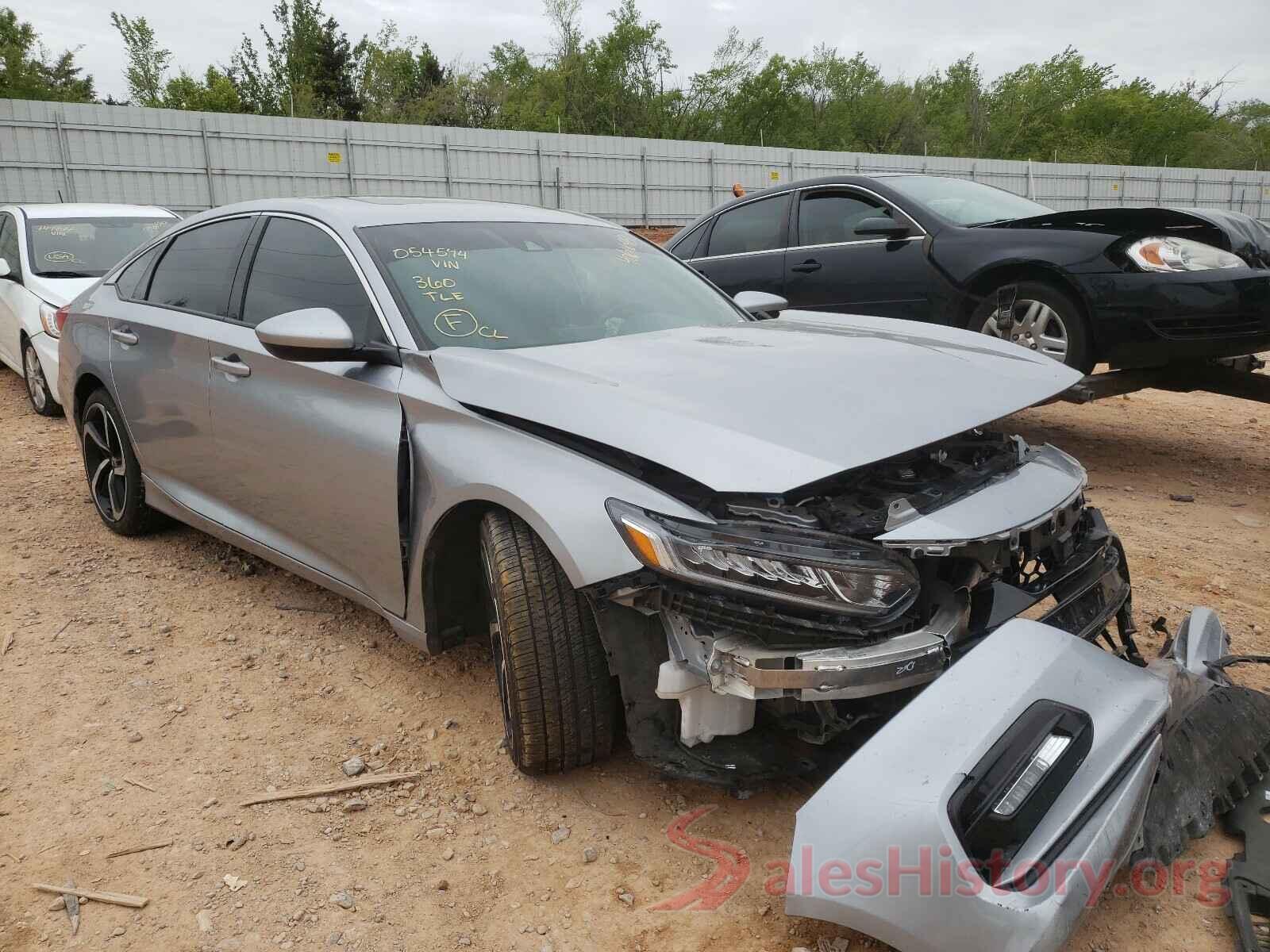 1HGCV2F33JA054594 2018 HONDA ACCORD