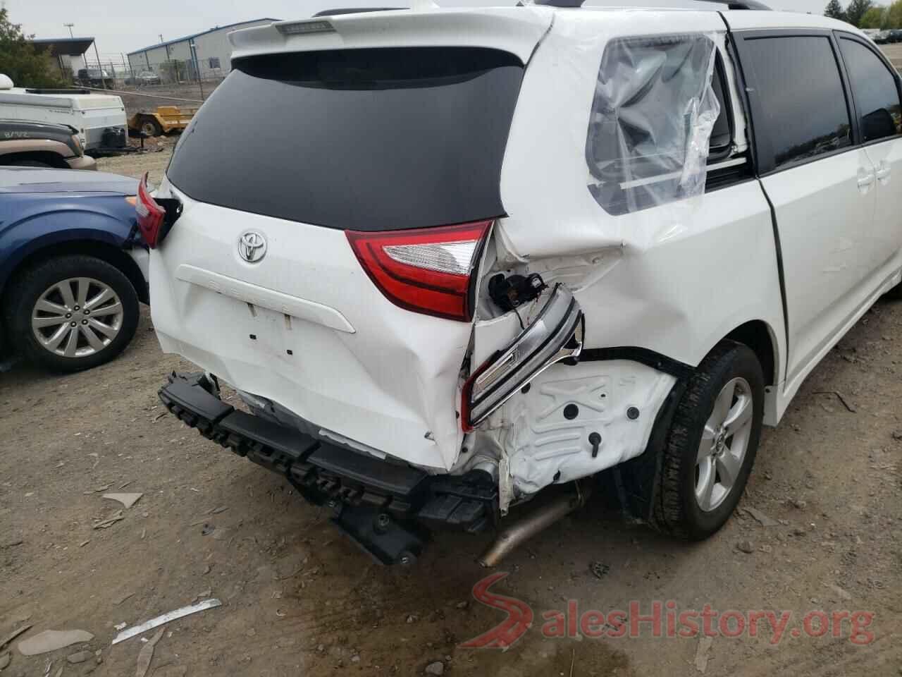 5TDKZ3DCXJS921693 2018 TOYOTA SIENNA