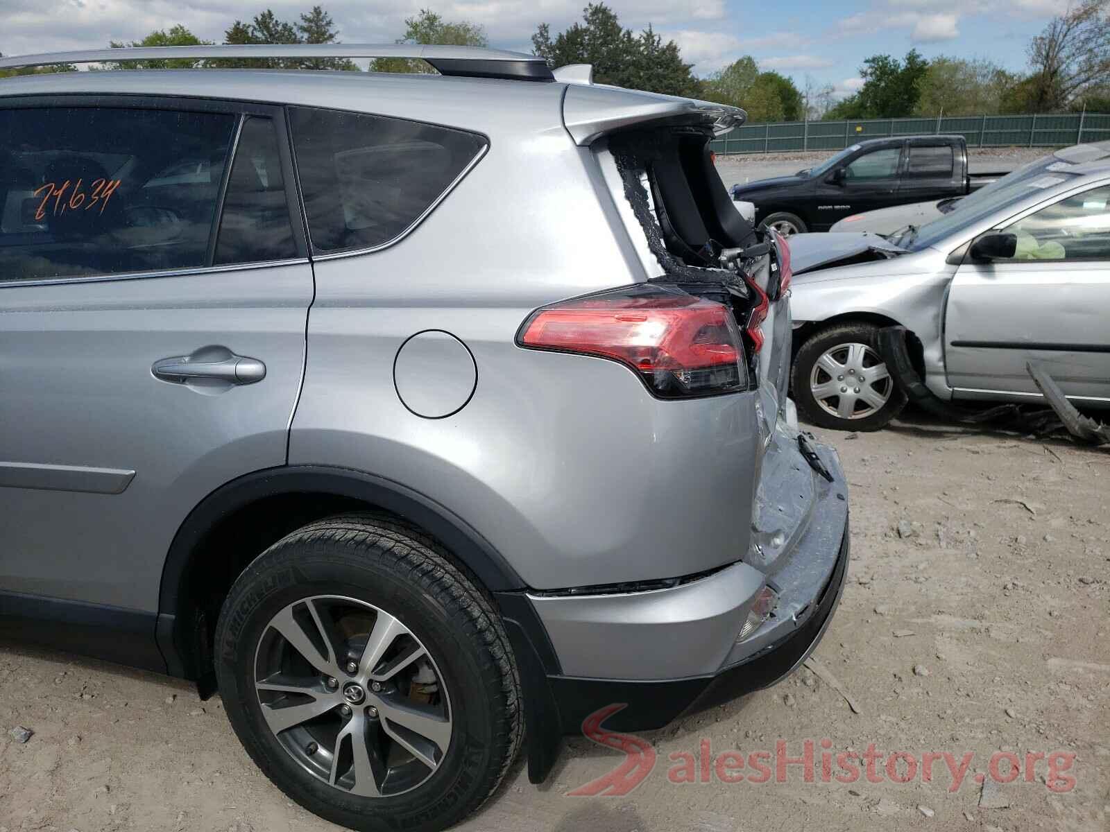 2T3RFREV4JW849589 2018 TOYOTA RAV4