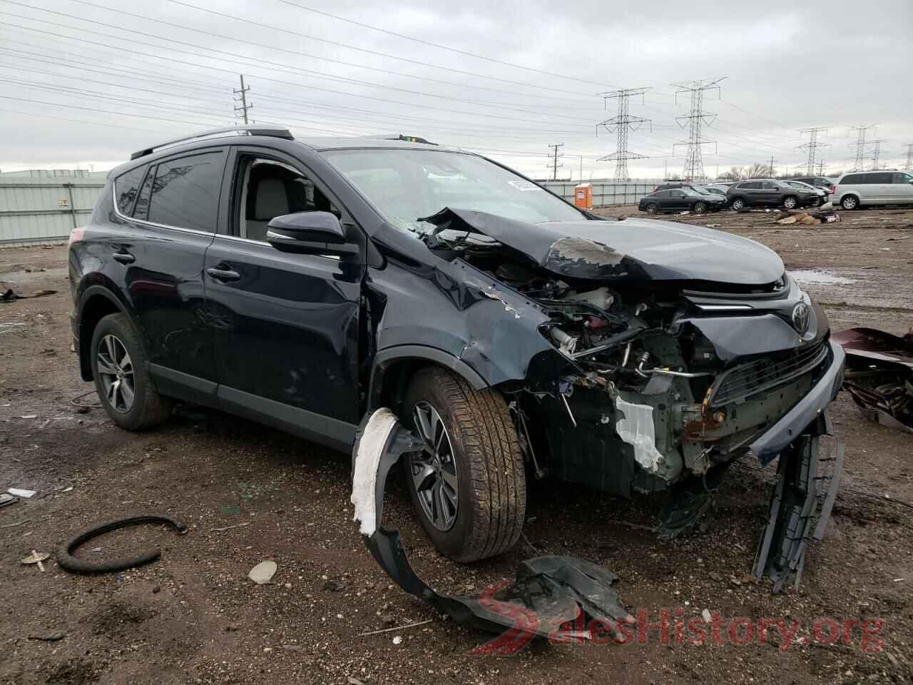 2T3RFREV2JW749037 2018 TOYOTA RAV4