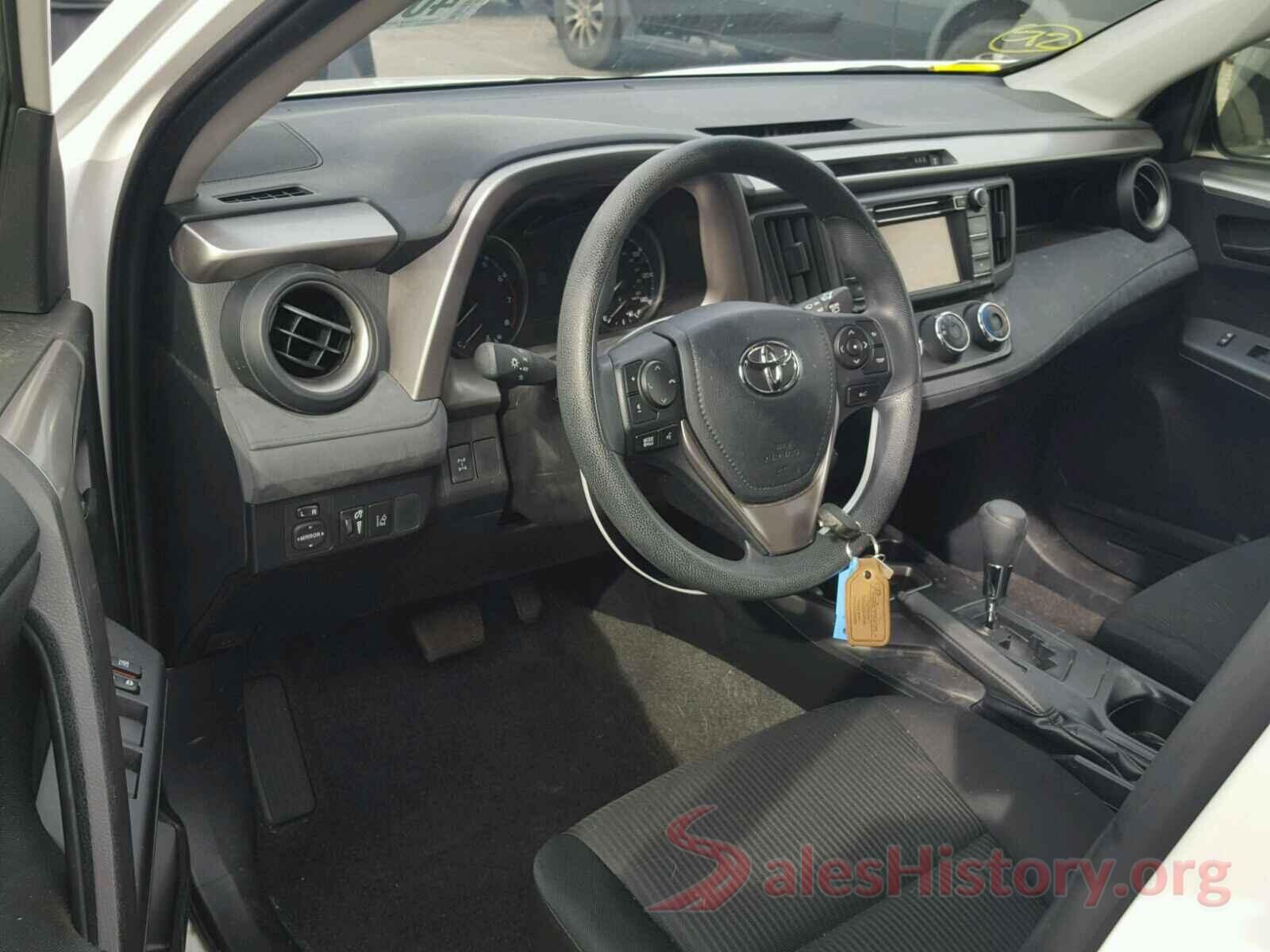 JTMBFREV8HJ158043 2017 TOYOTA RAV4 LE