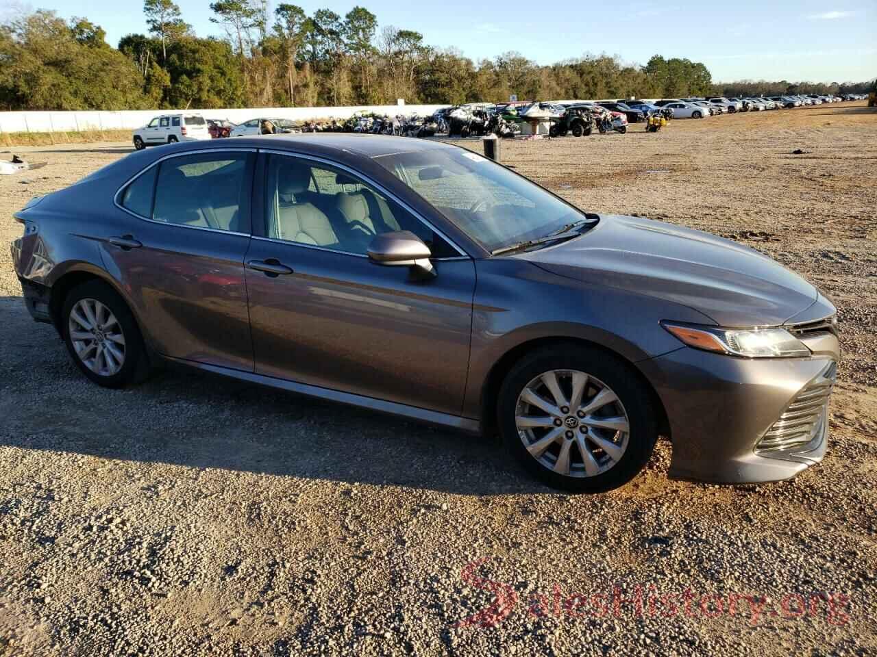 4T1B11HK5JU565867 2018 TOYOTA CAMRY